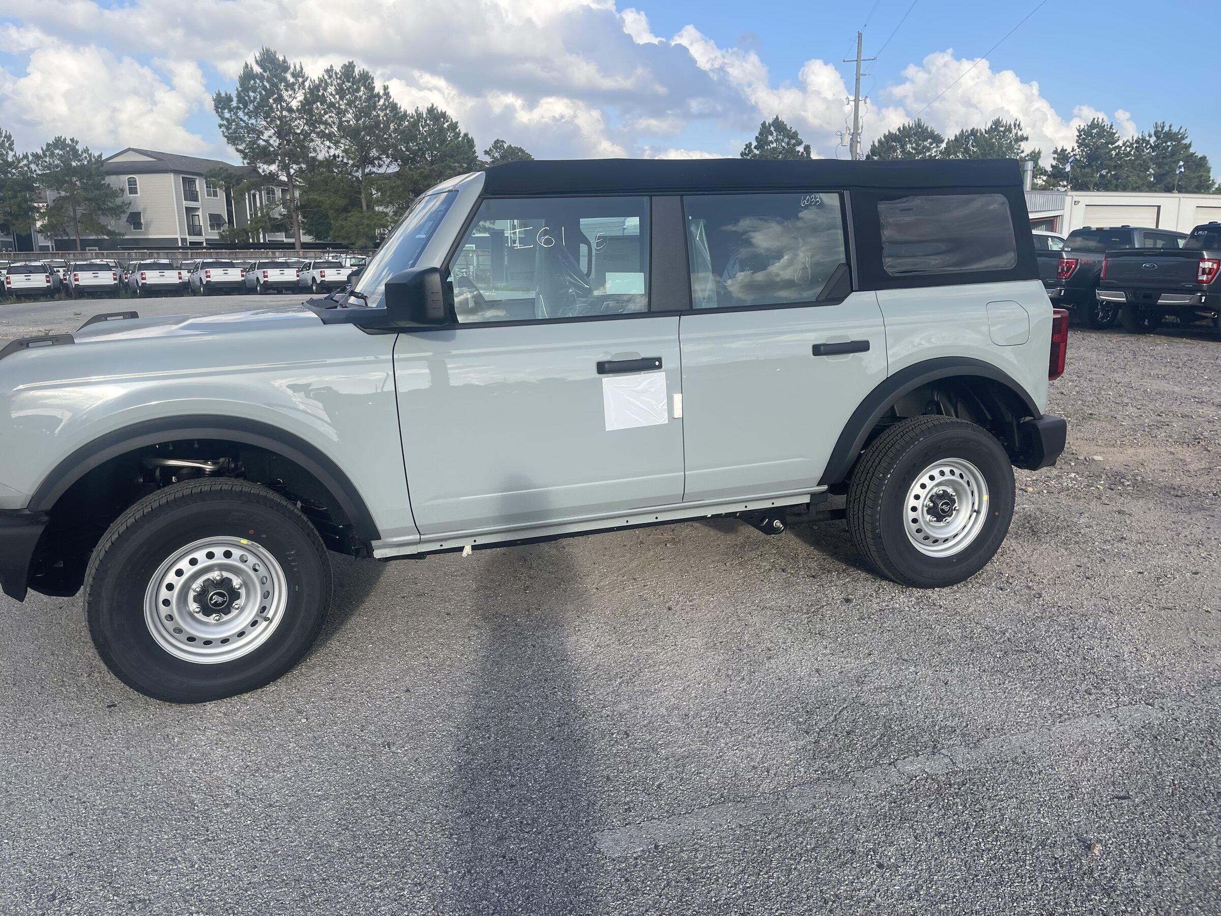 Ford Bronco 5/2/22 Build Week Group EA95F5A7-0D85-4D31-9BC0-9D12A47931BC