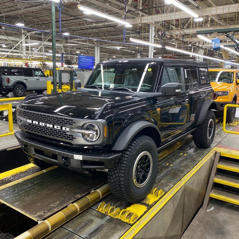 Ford Bronco SHADOW BLACK Bronco Club Bronco at Factory