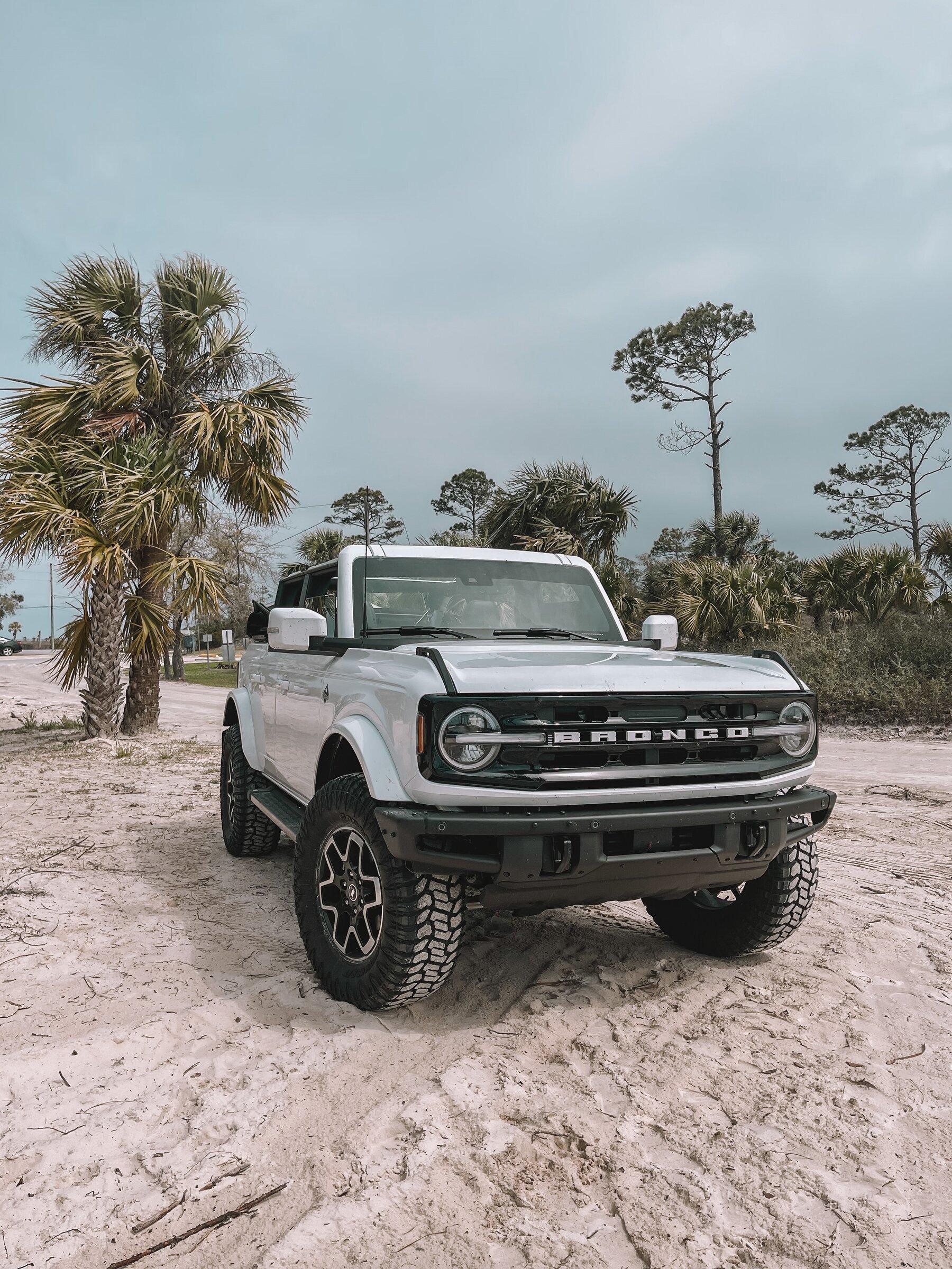 Ford Bronco Send Cargo Carrier Help! bronco