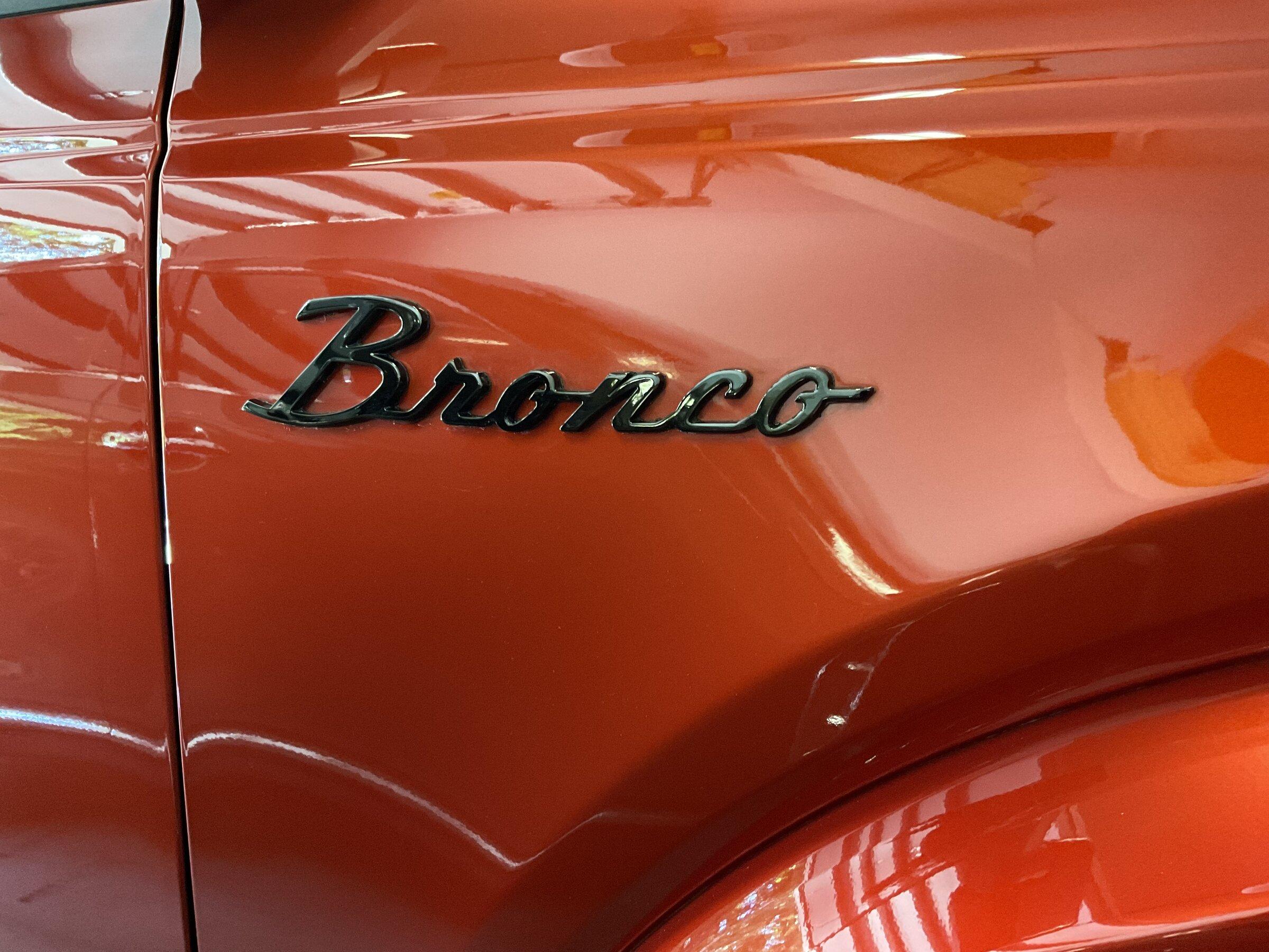 Ford Bronco Bronco Script Fender Emblem 7AC71140-F76A-428C-9F83-F131FD1DA1B8