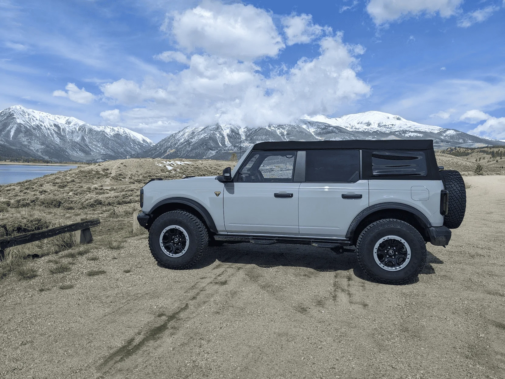 Ford Bronco CACTUS GRAY Bronco Club 1654014005339