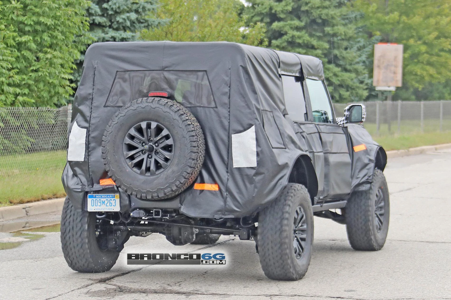 Ford Bronco Bronco Raptor / Warthog Prototype Spied Testing in Michigan! 2022-Ford-Bronco_Raptor_010-Warthog