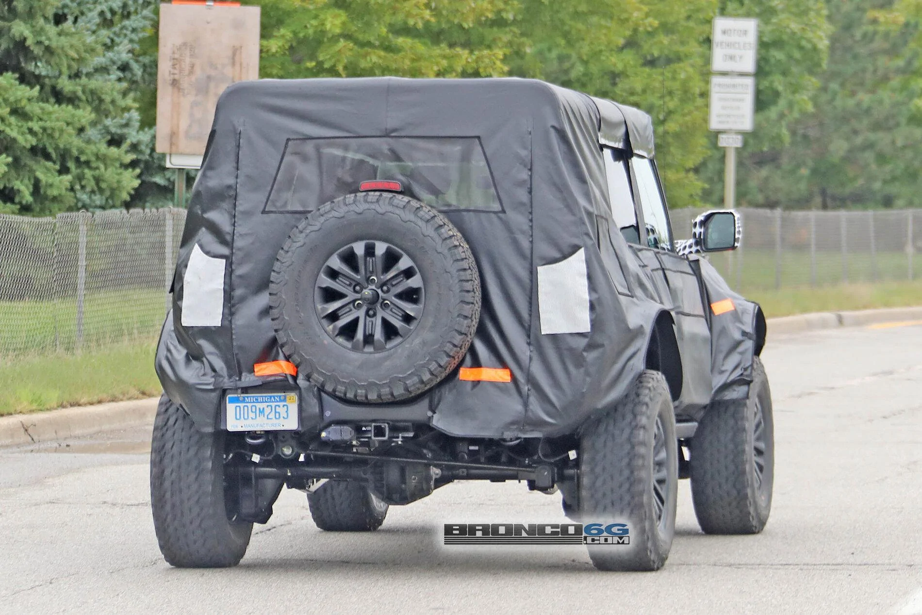 Ford Bronco Bronco Raptor / Warthog Prototype Spied Testing in Michigan! 2022-Ford-Bronco_Raptor_012-Warthog