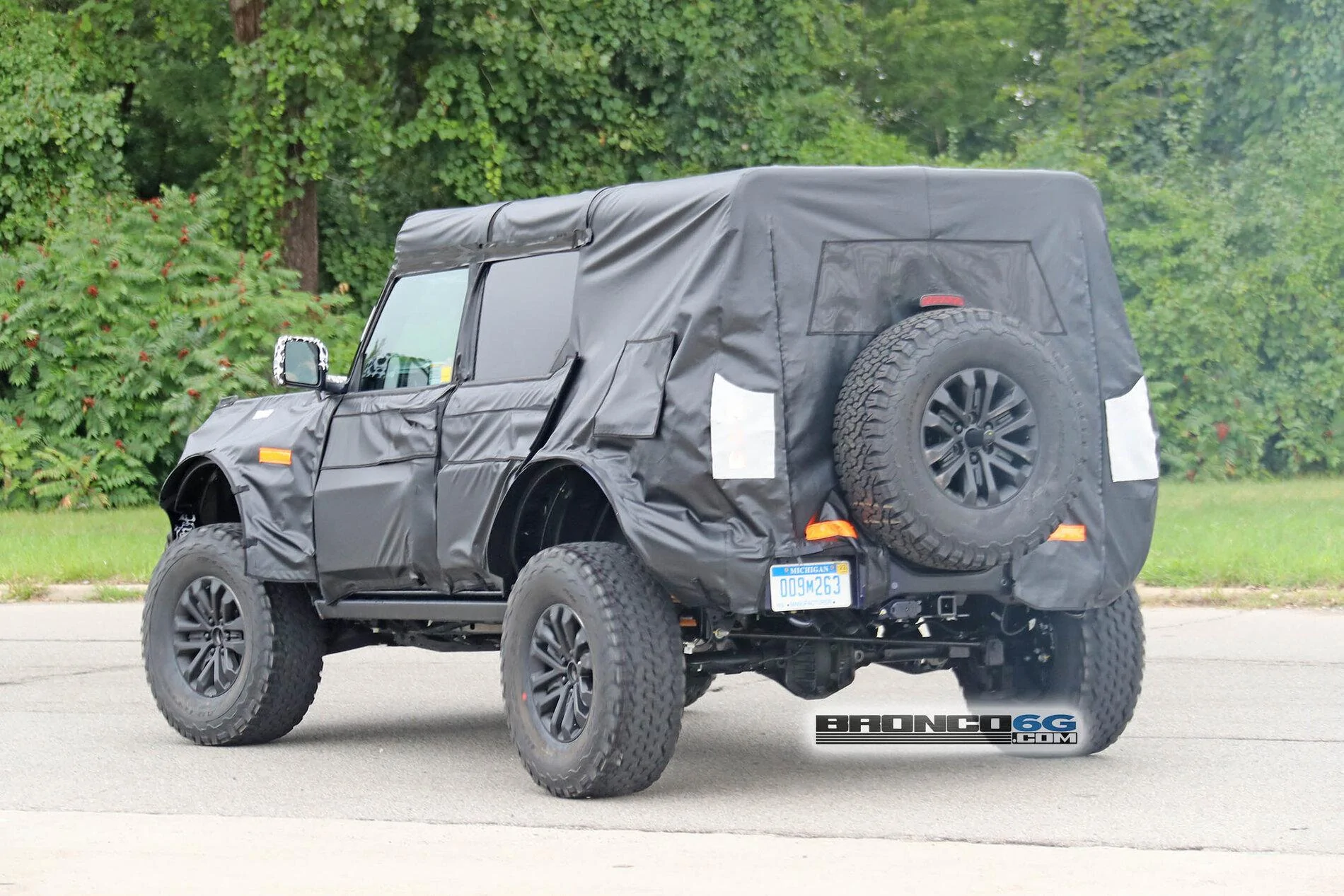 Ford Bronco Bronco Raptor / Warthog Prototype Spied Testing in Michigan! 2022-Ford-Bronco_Raptor_013-Warthog