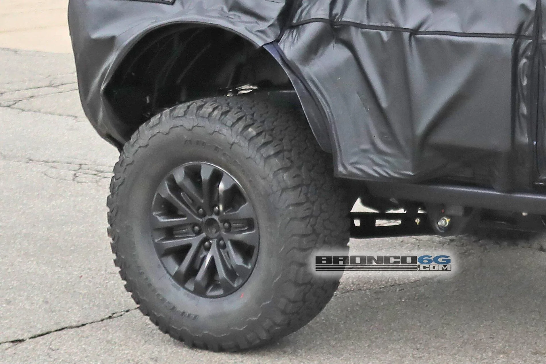 Ford Bronco Bronco Raptor / Warthog Prototype Spied Testing in Michigan! 2022-Ford-Bronco_Raptor_019-Warthog