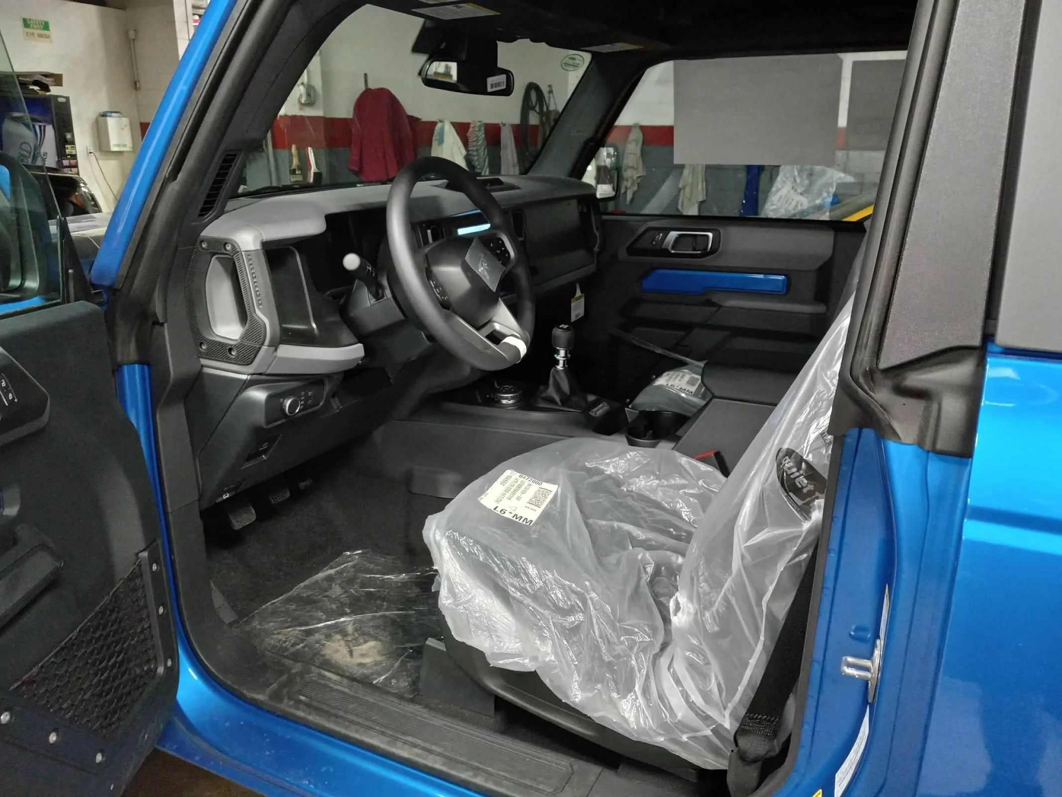 Ford Bronco 5/9 Build Week group. (ManSquatch Week) JASON3