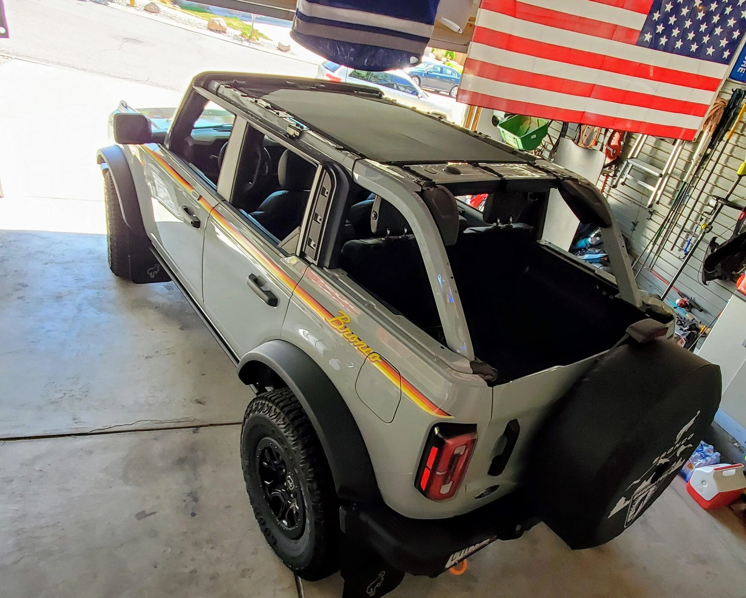Ford Bronco Soft top storage 20220515_140604