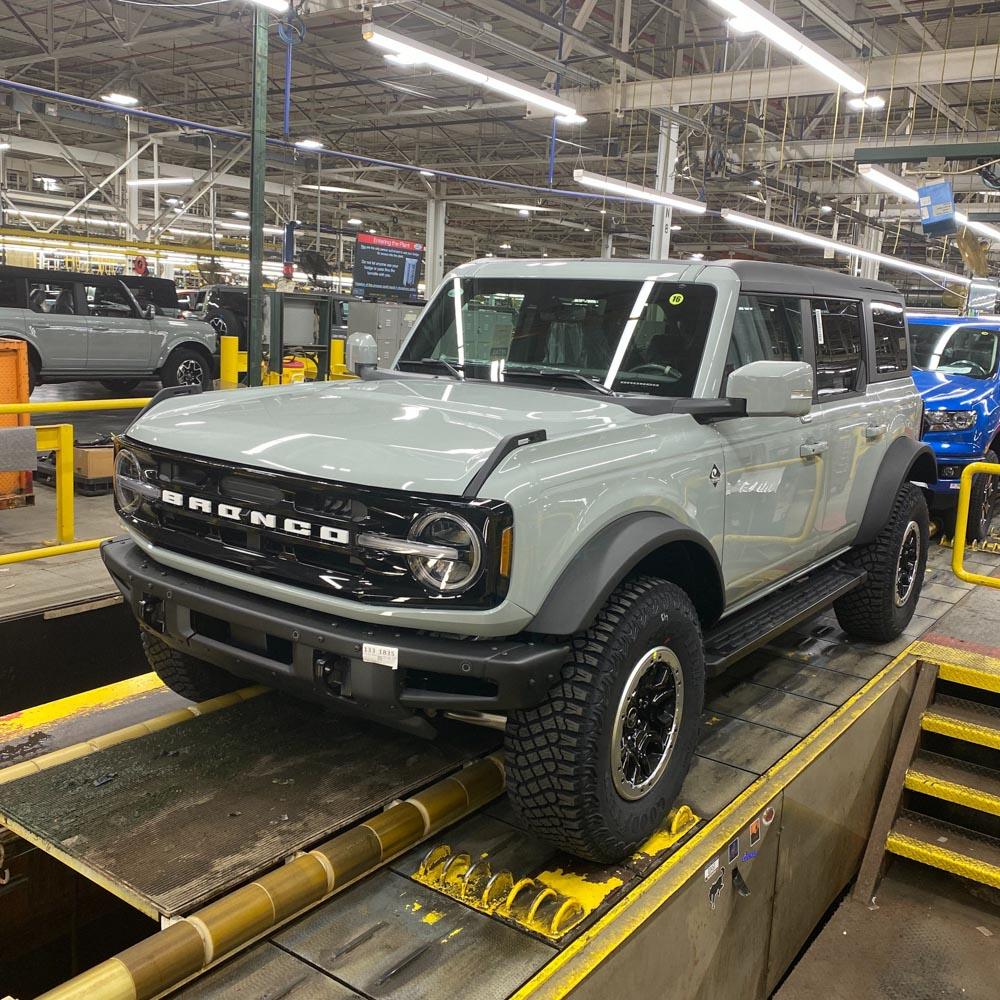 Ford Bronco 5/9 Build Week group. (ManSquatch Week) image