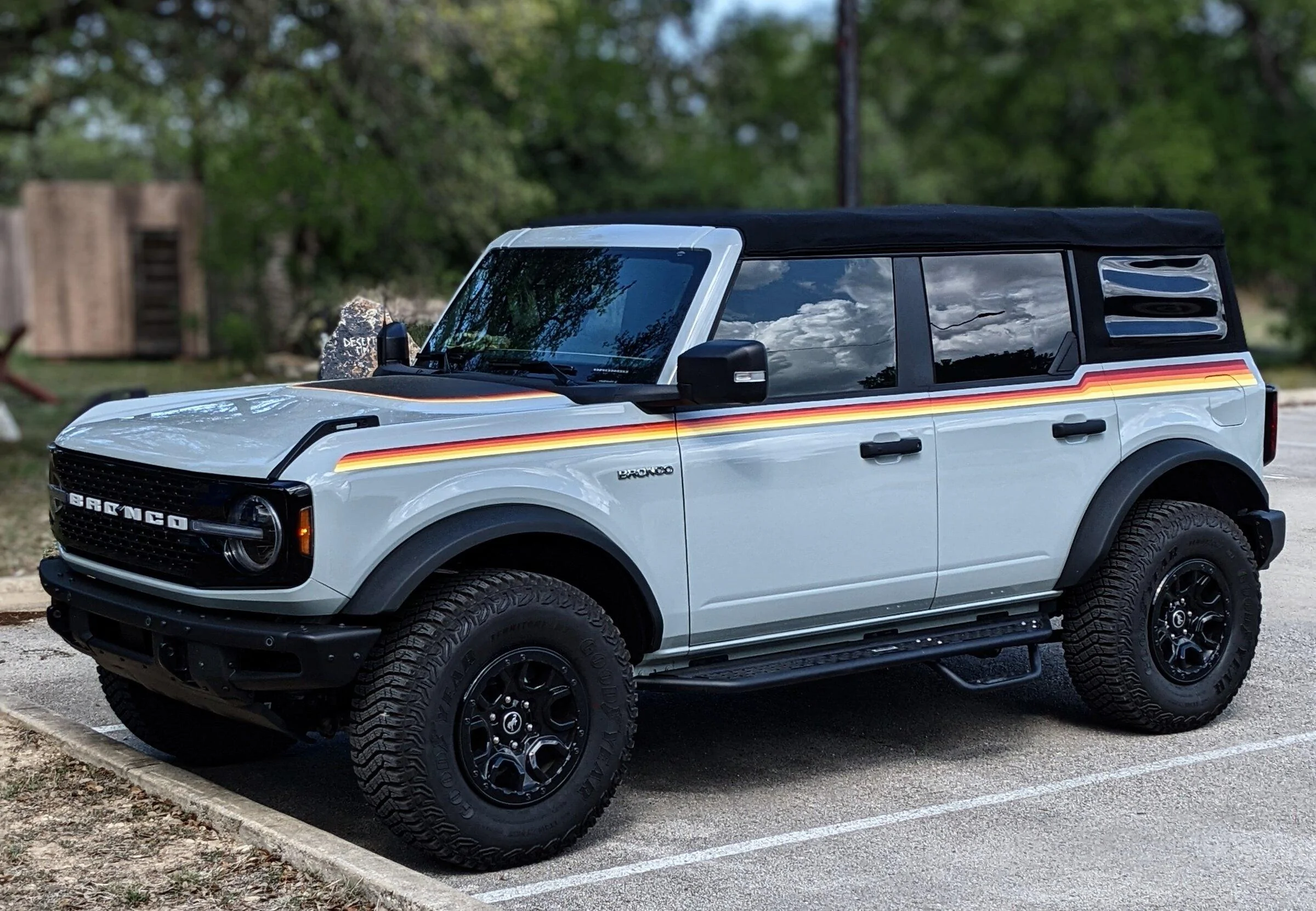 Ford Bronco Going Retro...80's style PXL_20220601_215010616.PORTRAIT~2