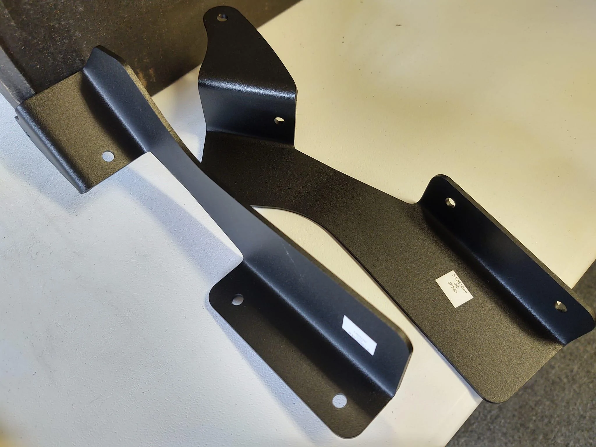Ford Bronco HELP-are these the right brackets (Rigid 40" light bar) RigidBracket
