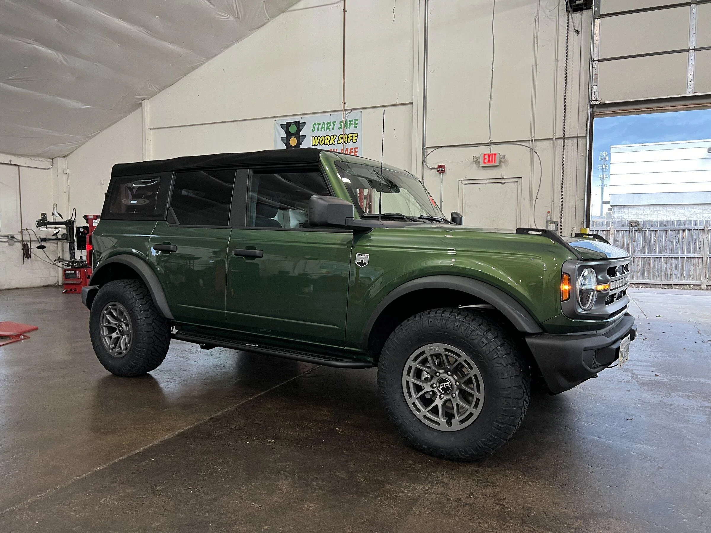 Ford Bronco 5/9 Build Week group. (ManSquatch Week) 603787AF-5DA6-4868-ADED-F2B58EF86117