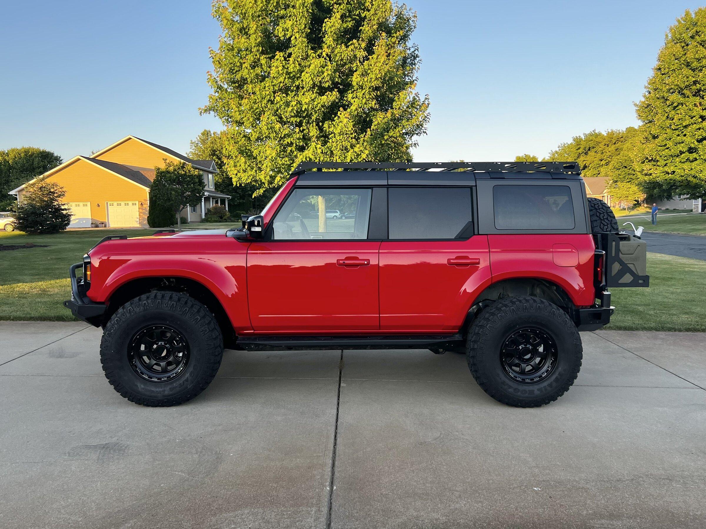 Ford Bronco Wrapped up our latest upgrades on our wildtrak! Adv. Fiberglass Fenders + 37" Kanati Tires DFC6B794-EFC1-4DC4-AECA-0F64EC02F3A0
