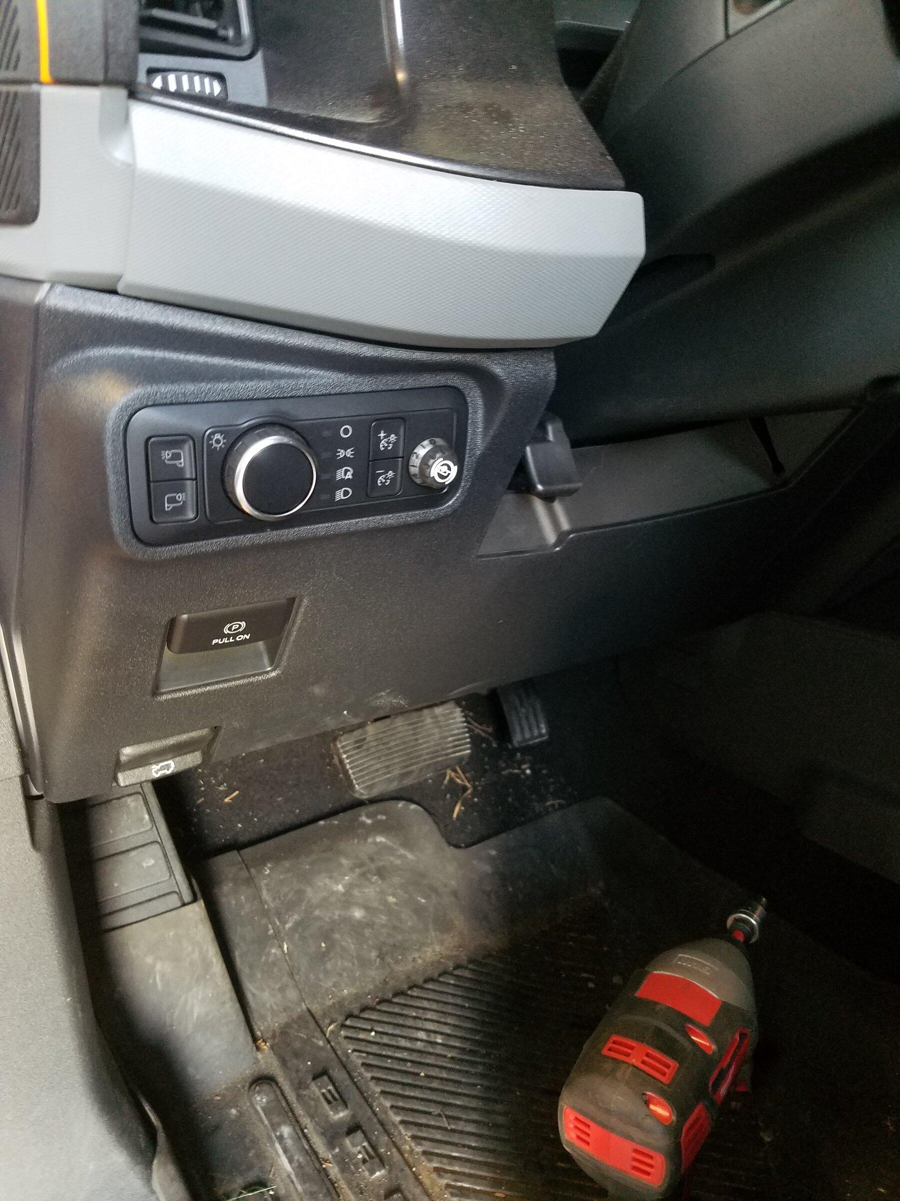 Ford Bronco FORD ACCESSORY BRAKE CONTROLLER INSTALL MADE EASY.! 2C3151AB-2938-45EF-97EE-2F792FBB4809