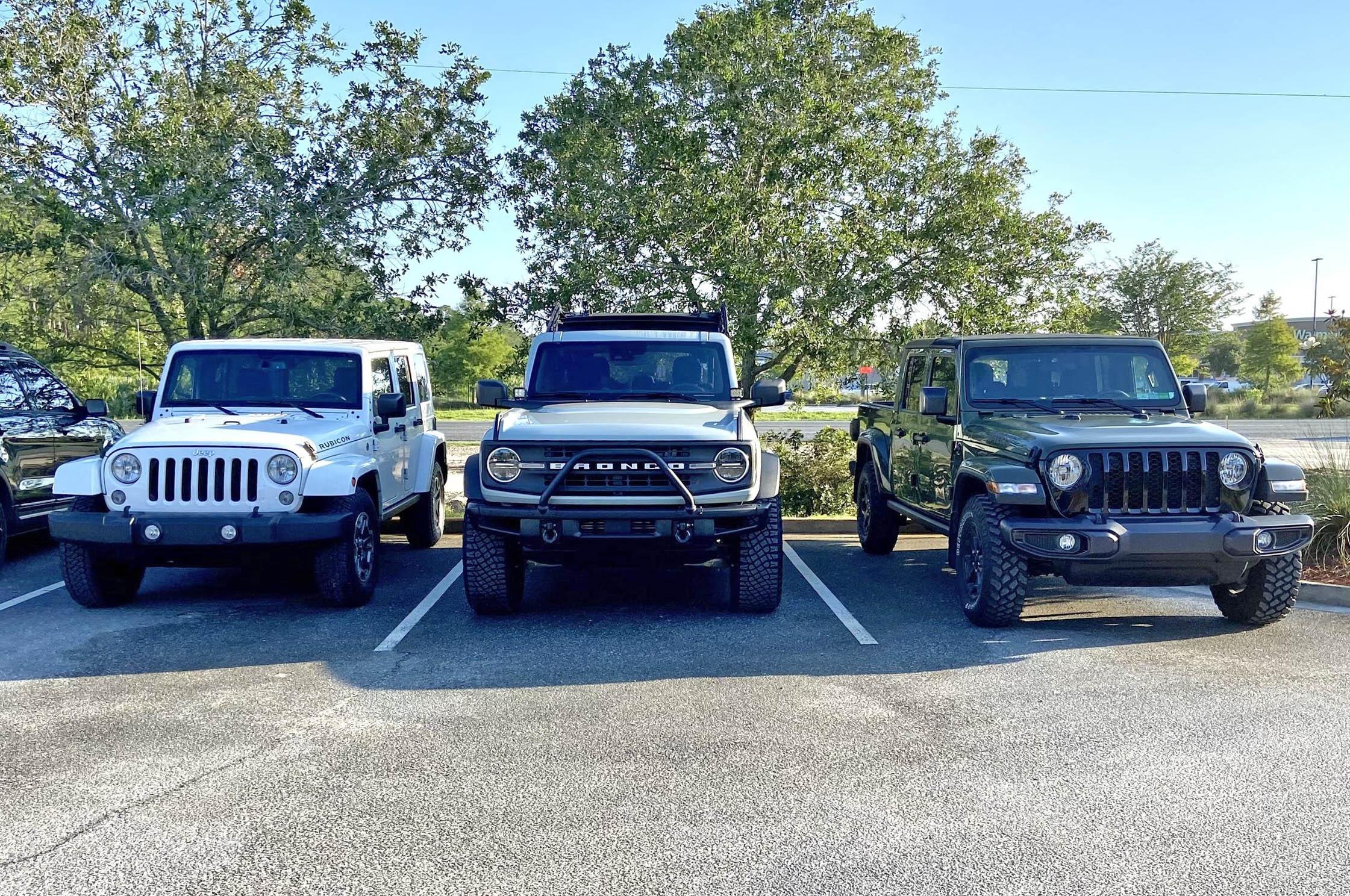 Ford Bronco BaseSquatch Bronco vs Willy's Gladiator and JK Rubicon FB9FF730-7745-4DEA-90BB-71C4B776B969