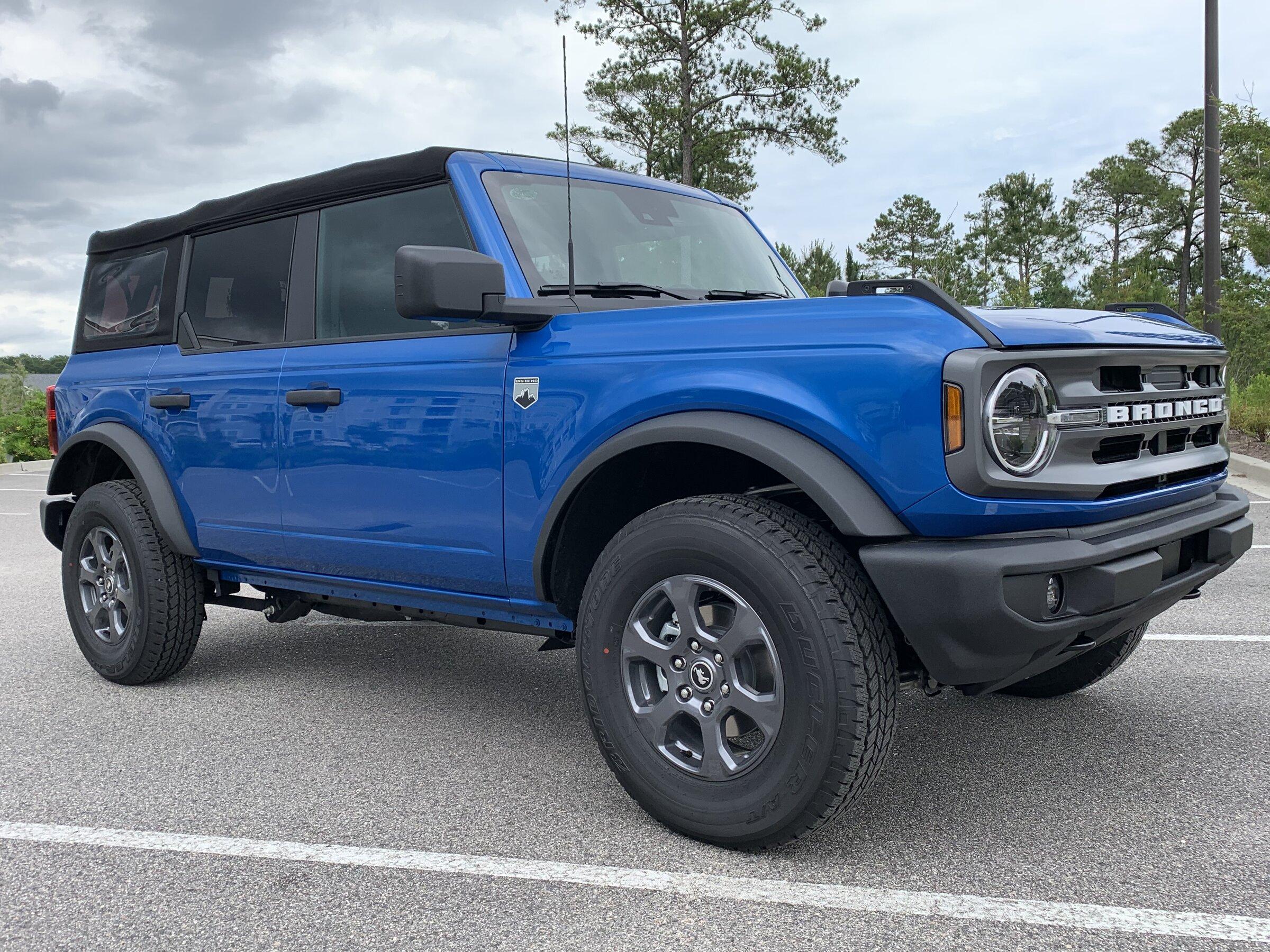 Ford Bronco 2022 Velocity Blue 4D Big Bend 1E55708C-30C4-4AE4-91DC-AA170D6BBBED