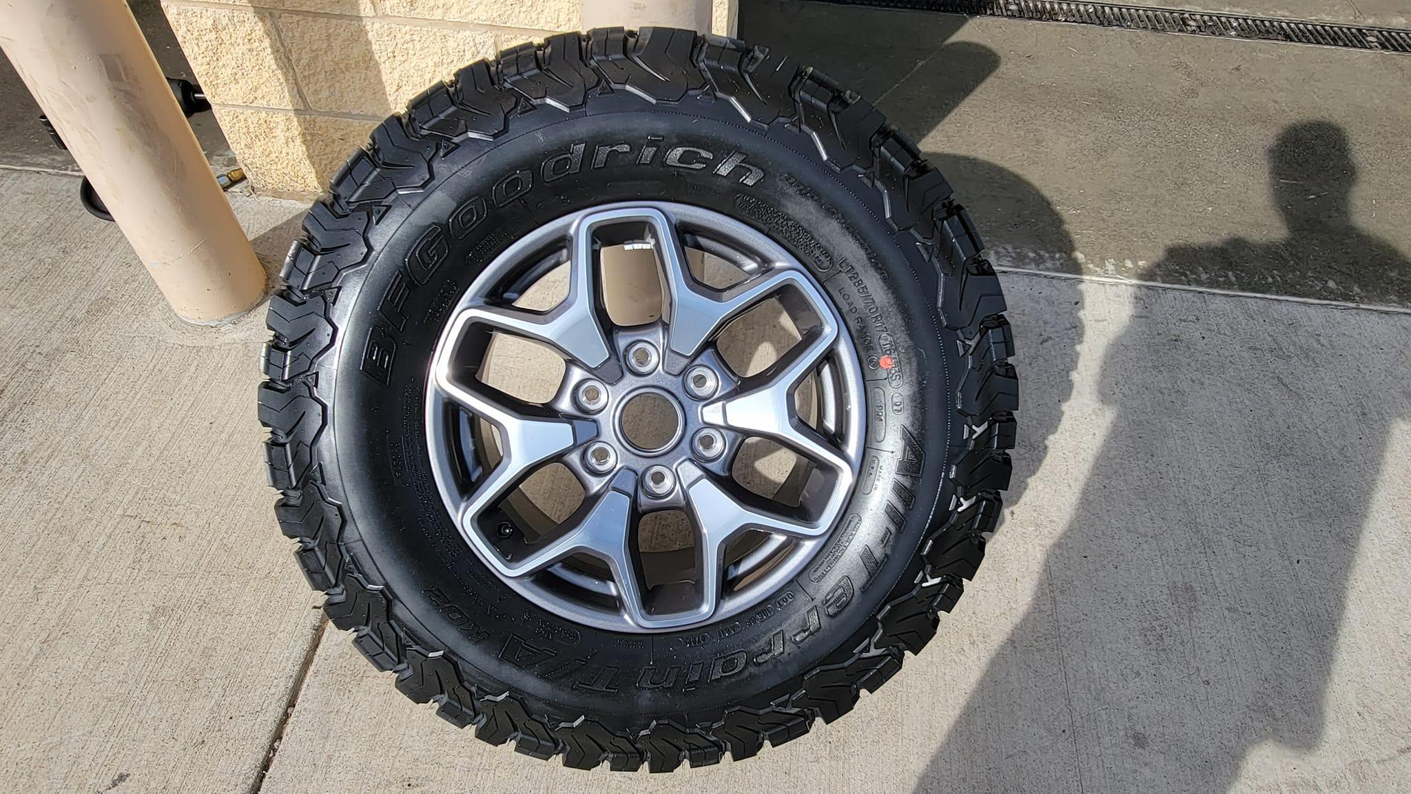 Ford Bronco Badlands Wheels Tires TPMS Badlands wheels
