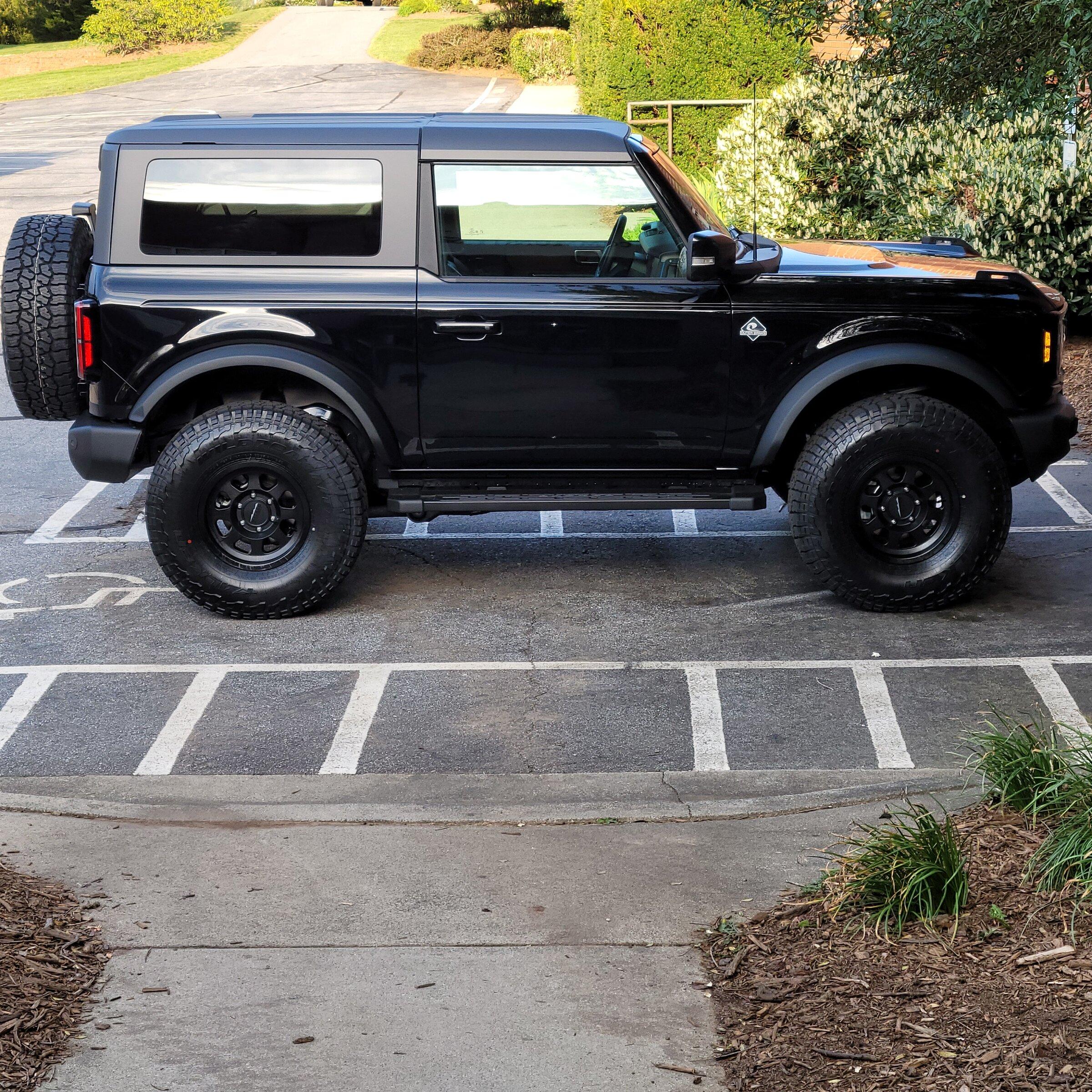 Ford Bronco SHADOW BLACK Bronco Club 20220421_190032