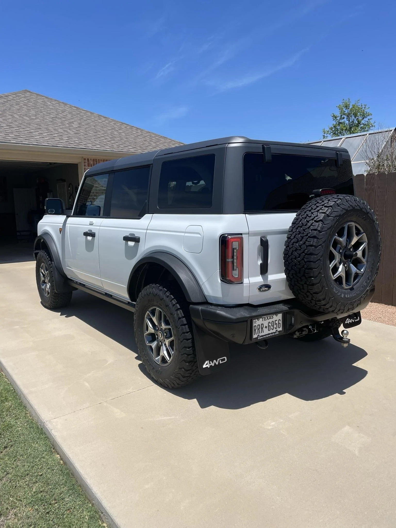 Ford Bronco OXFORD WHITE Bronco Club FED2EC94-8EE7-4E50-9CE9-1EACBDFD2F87