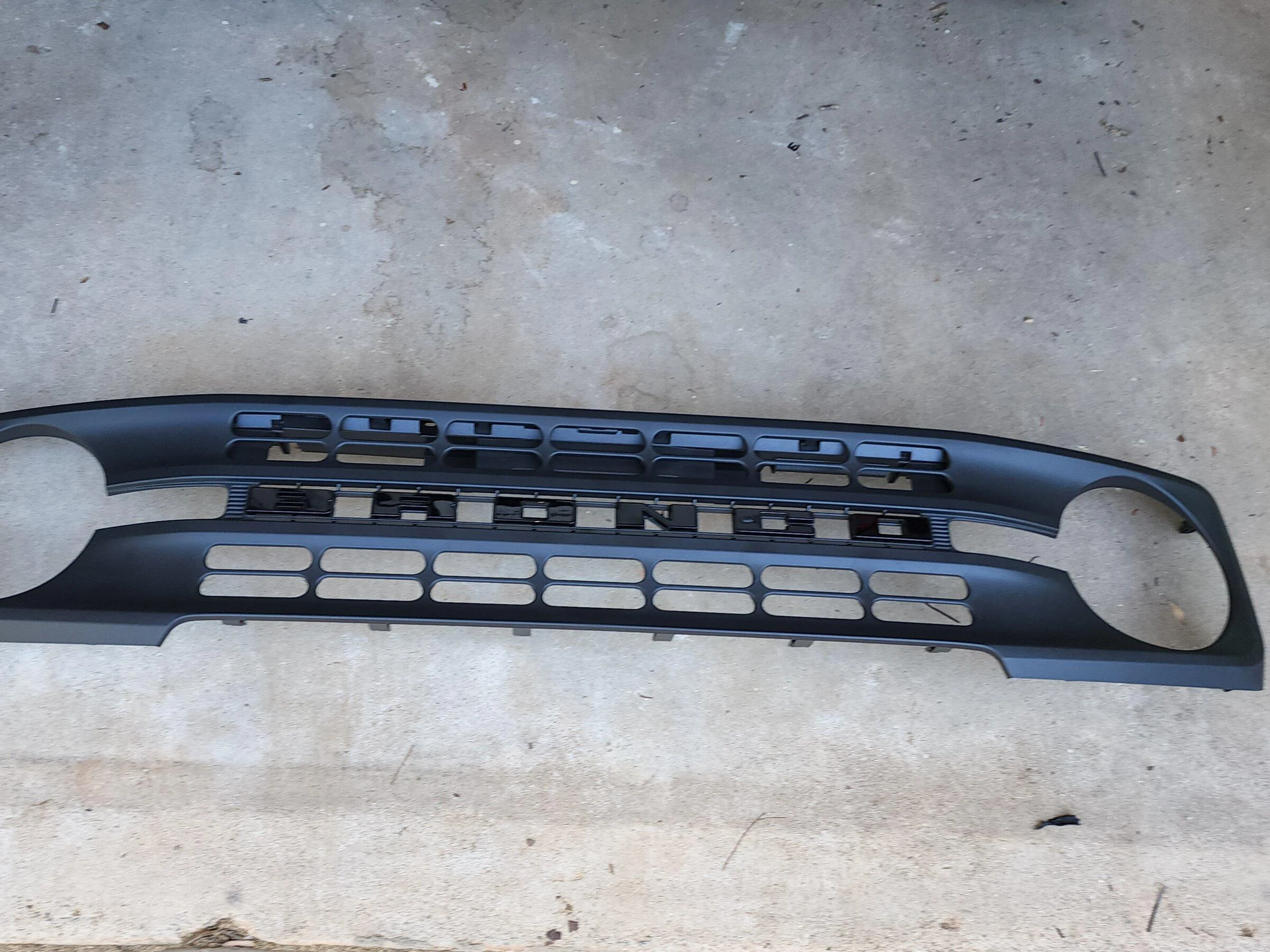 Ford Bronco Base Grille 20220604_182320