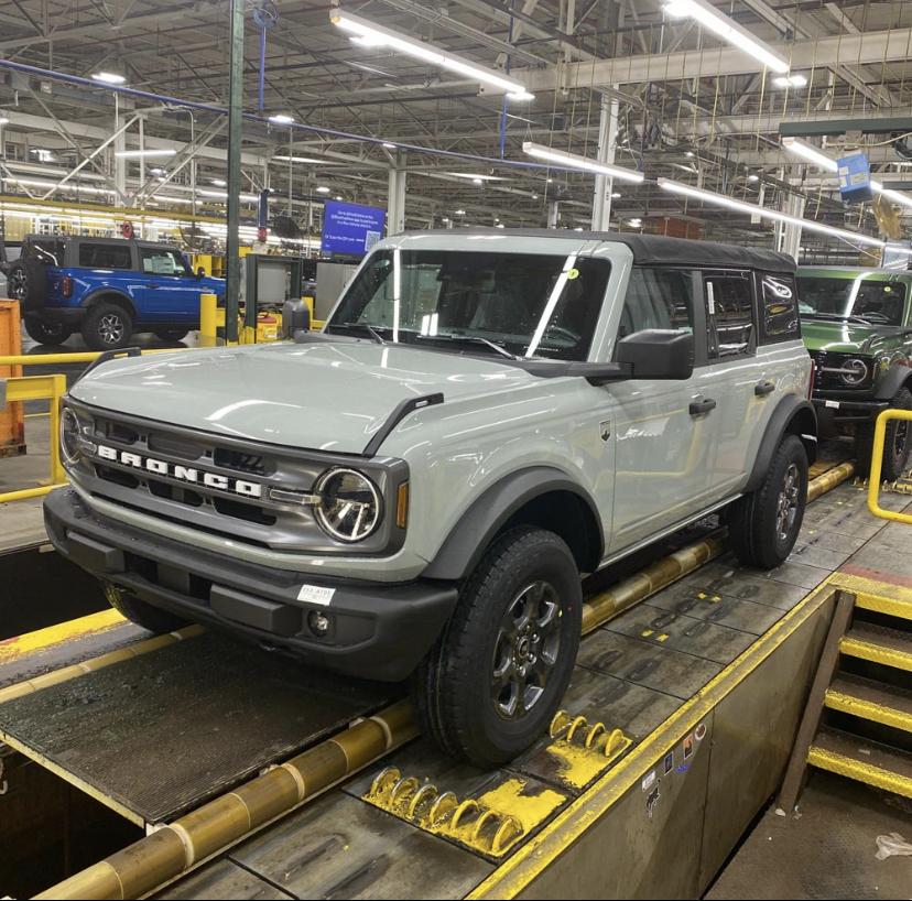 Ford Bronco 05/30/2022 Build Week Group 33BBB31E-7A73-4AFC-9517-8BB7D63CCEC6
