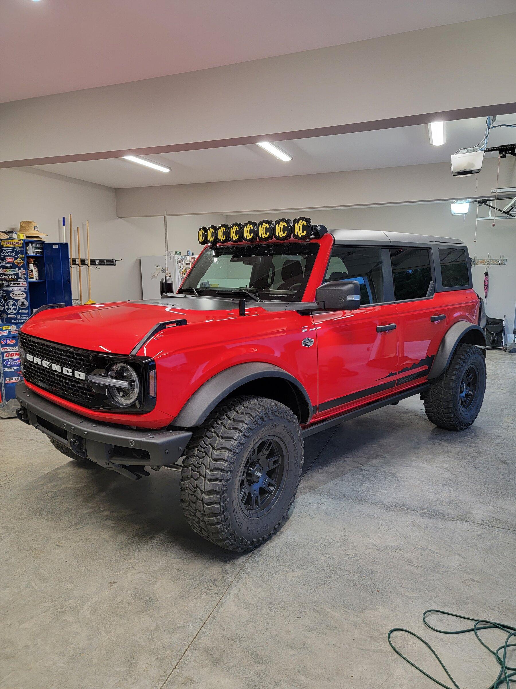 Ford Bronco KC Pro6 Light Bar Installed 20220606_204502