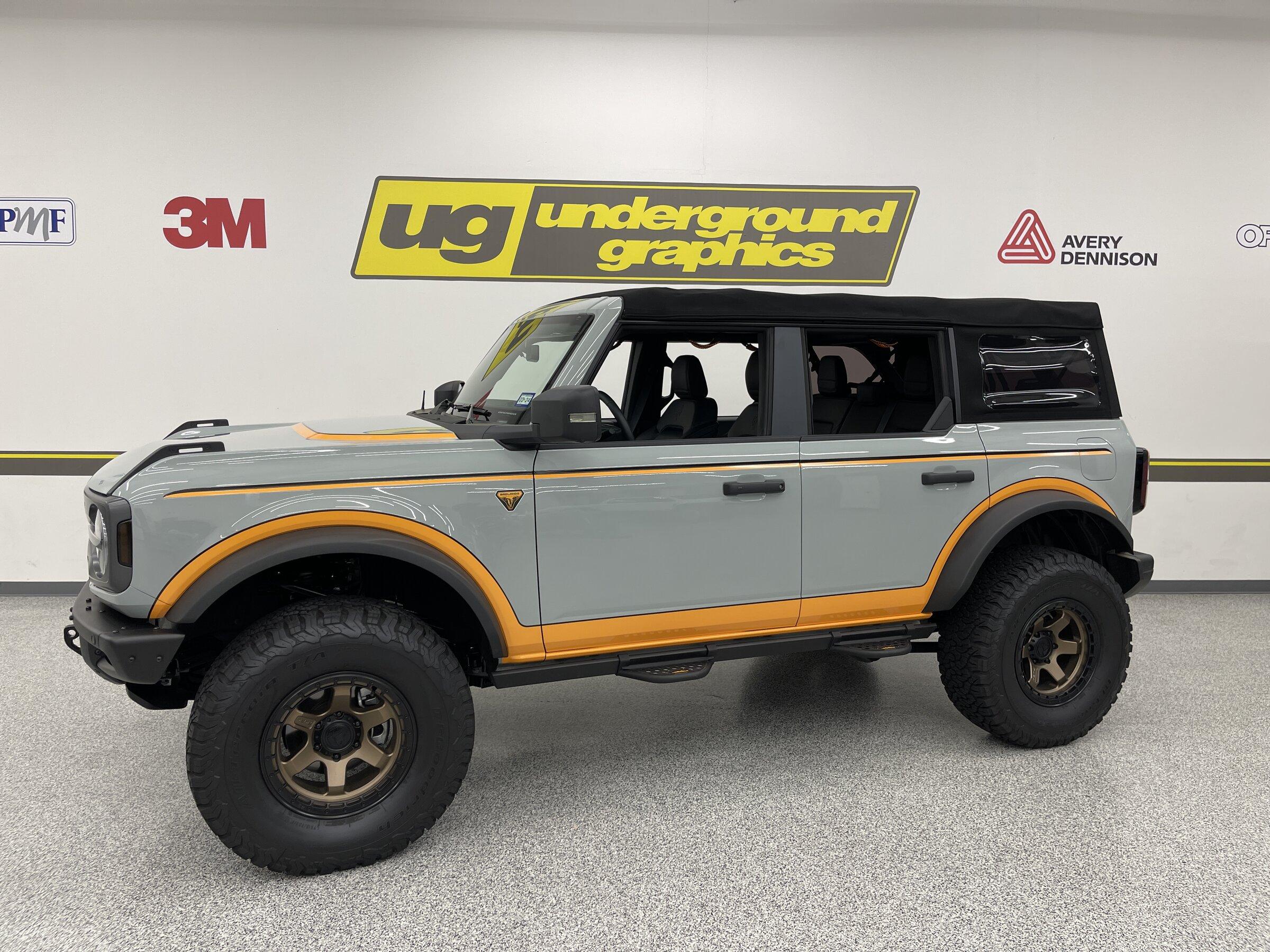 Ford Bronco Bronco Eddie retro vinyl wrap kit: photos and info IMG_8333.JPG