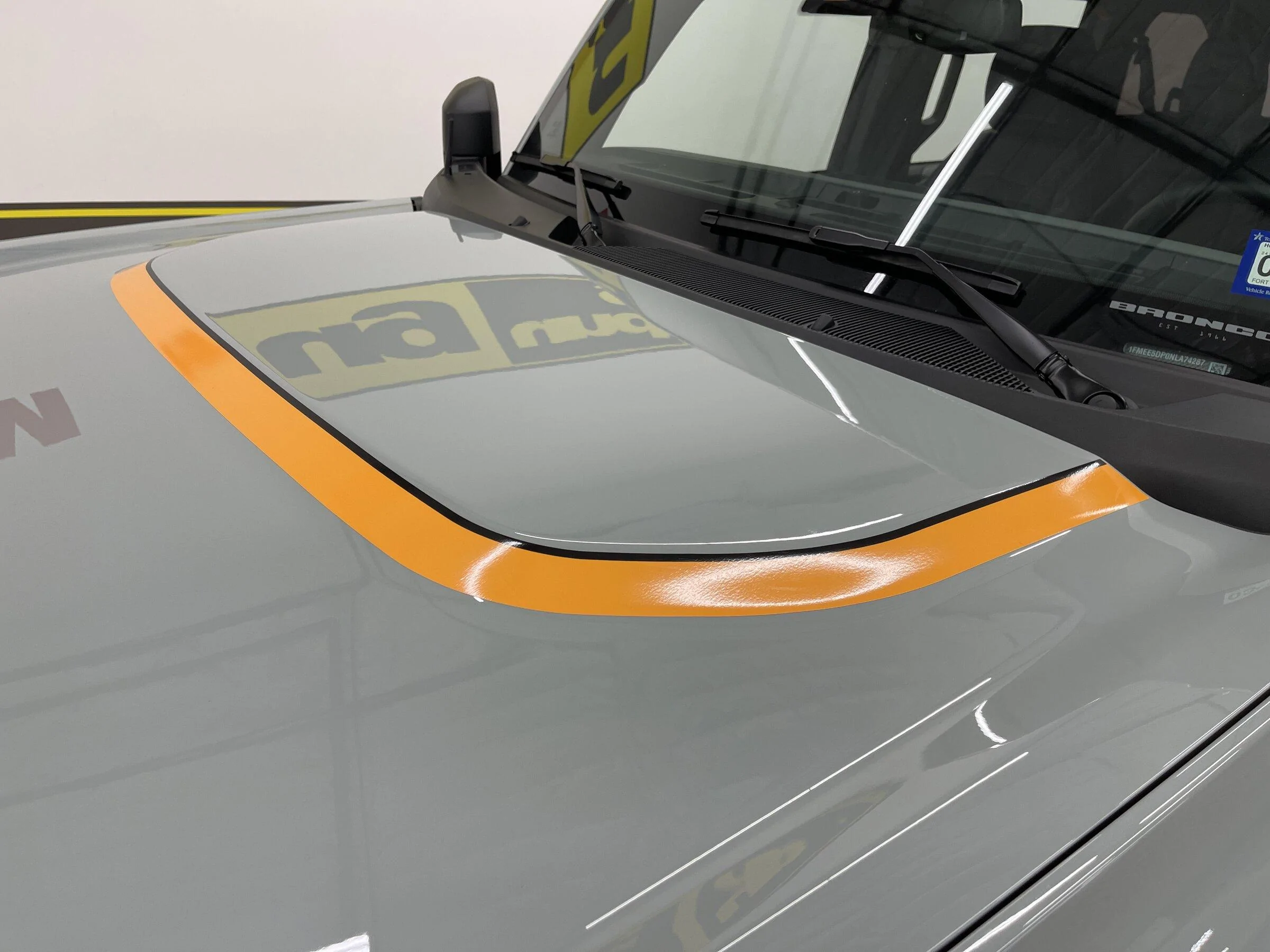 Ford Bronco Bronco Eddie retro vinyl wrap kit: photos and info IMG_8335
