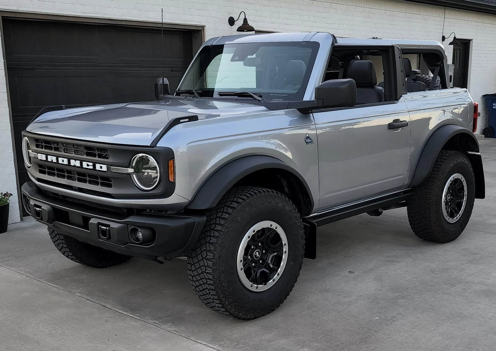 Ford Bronco ICONIC SILVER Bronco Club SilverHors
