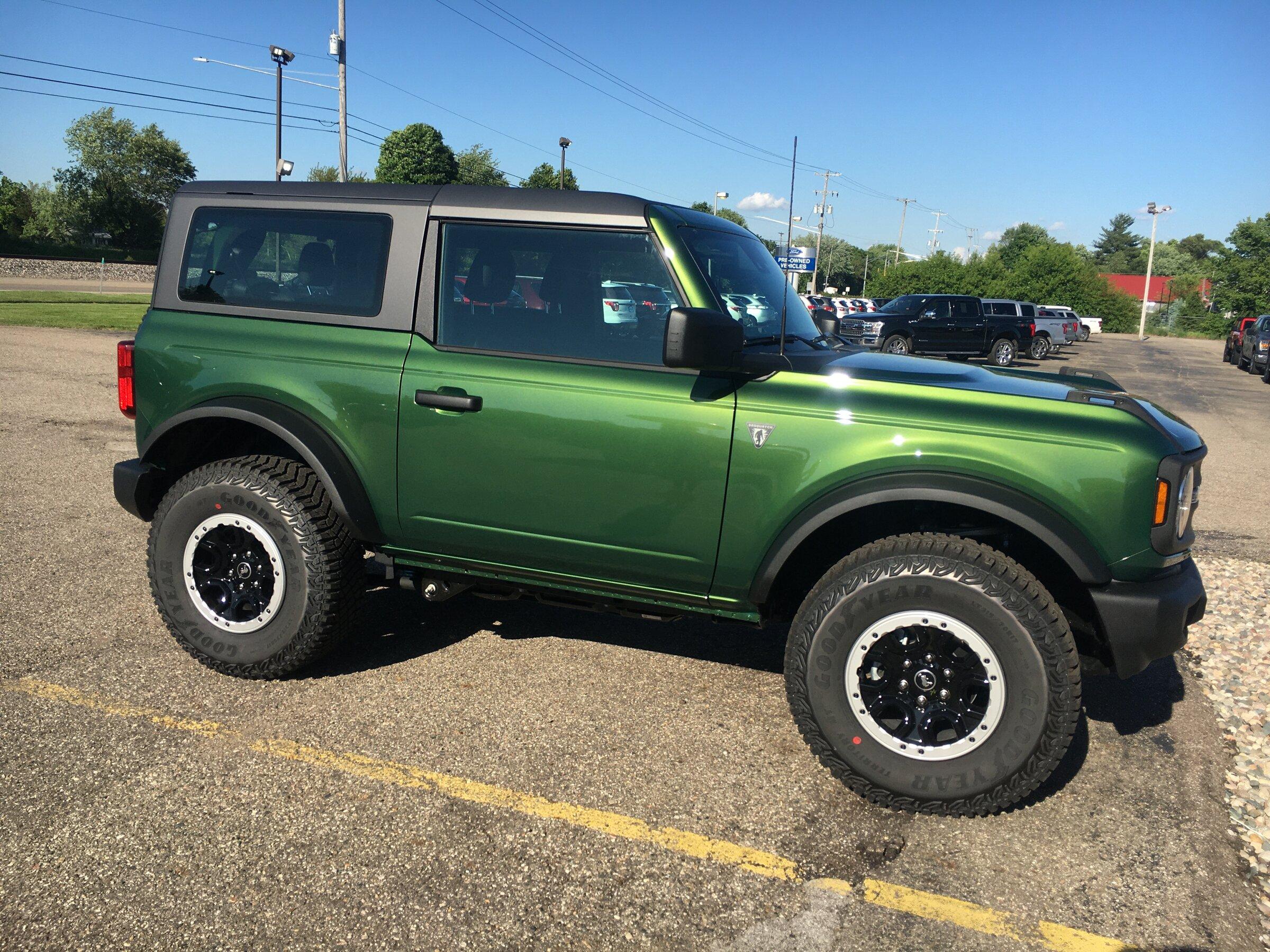 Ford Bronco 05/30/2022 Build Week Group 345A38E5-39FD-4456-B3C9-109F7BBD00A4