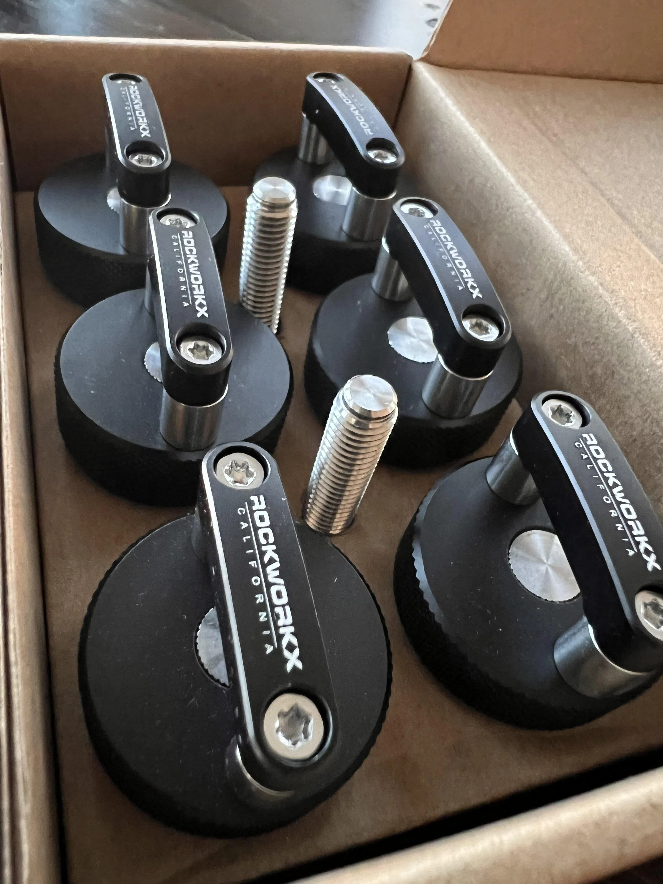 Ford Bronco Rockworkx hard top bolts installed. Removable by hand 0915D21B-EDED-46A7-9C70-279C3E6C4C43
