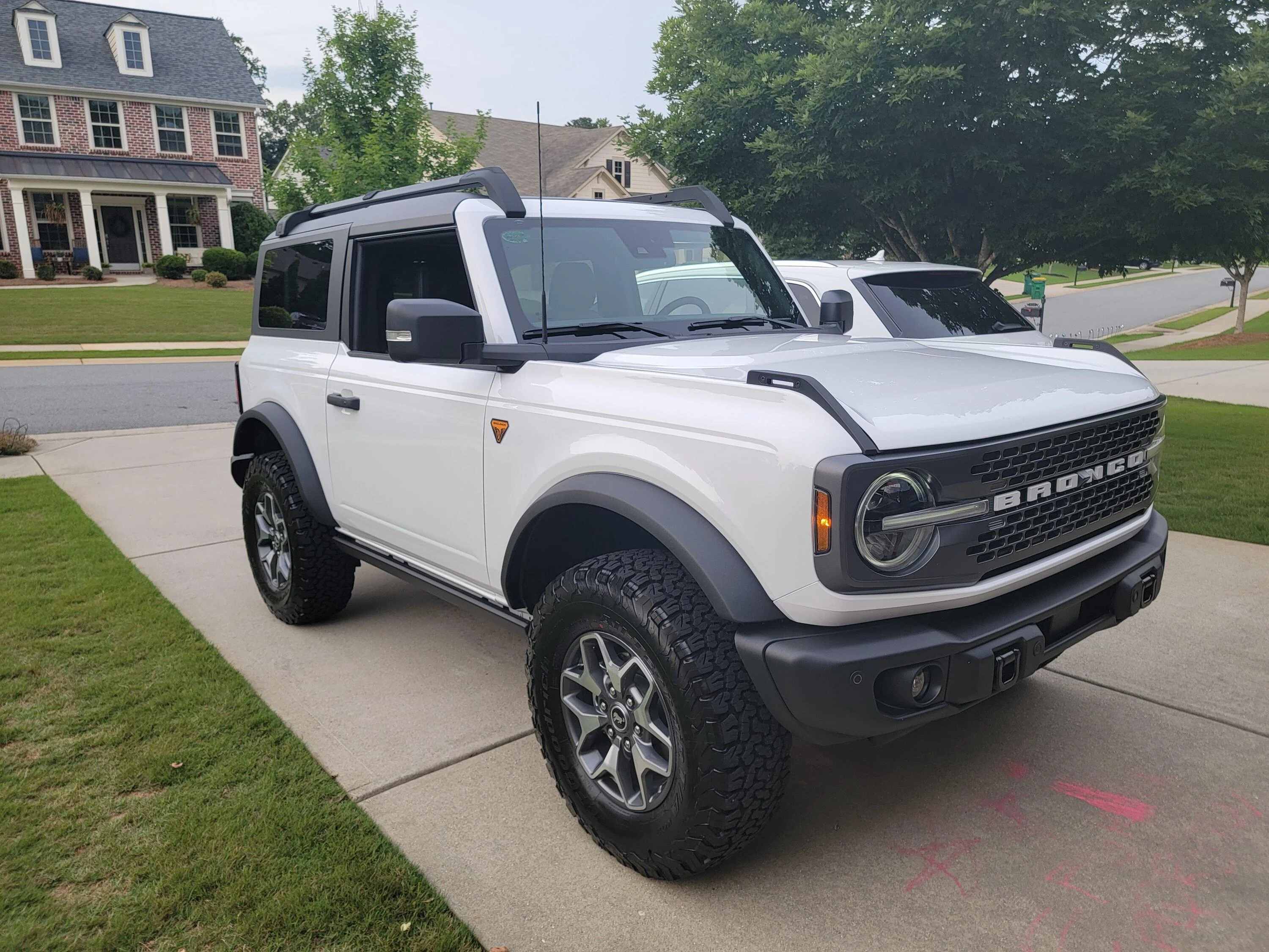 Ford Bronco 5/9 Build Week group. (ManSquatch Week) 20220610_193847