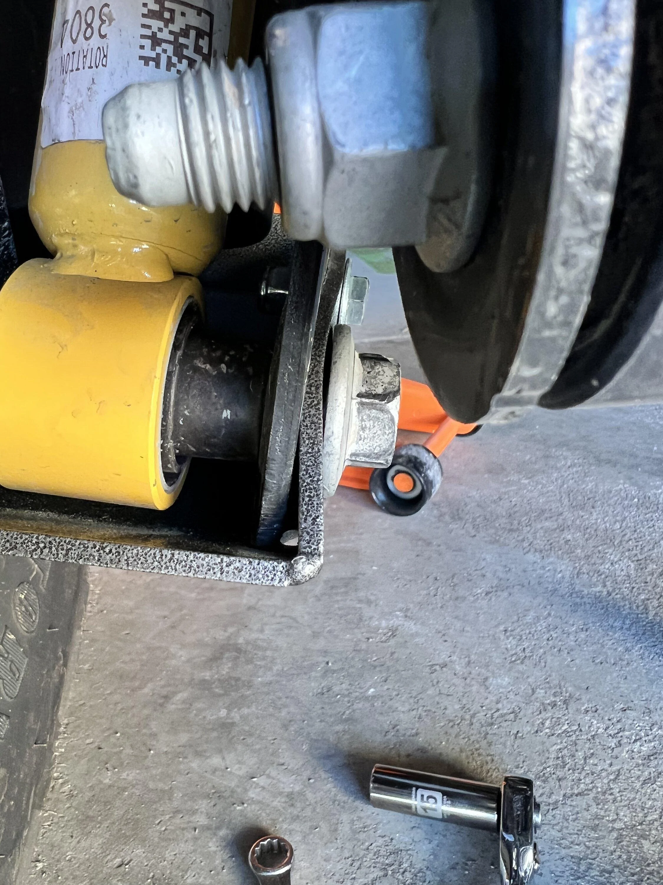 Ford Bronco BroncoBuster rear shock skid installed -- question 18E036B0-5251-488C-A377-7F342278182A
