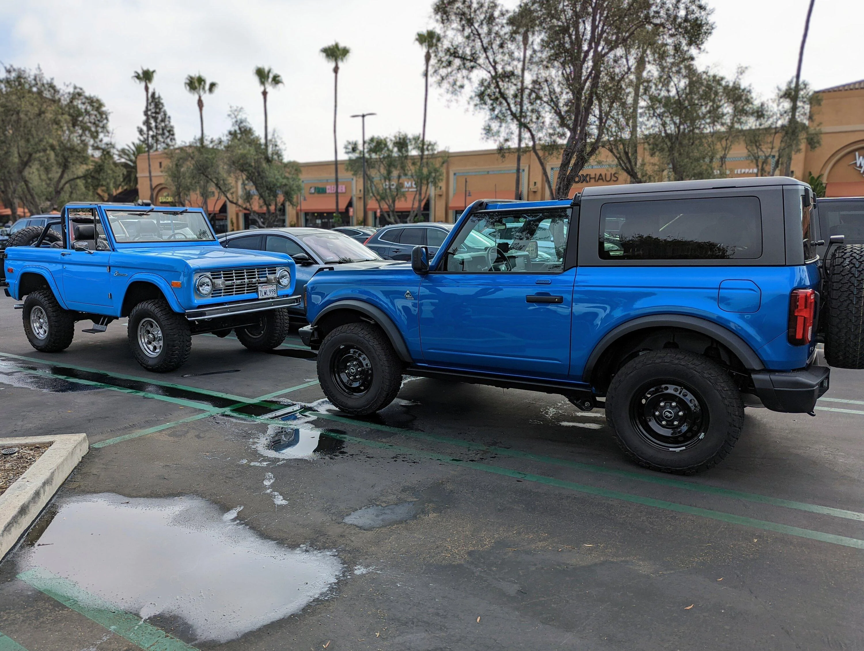 Ford Bronco Old and New, all blue PXL_20220611_151332949~2