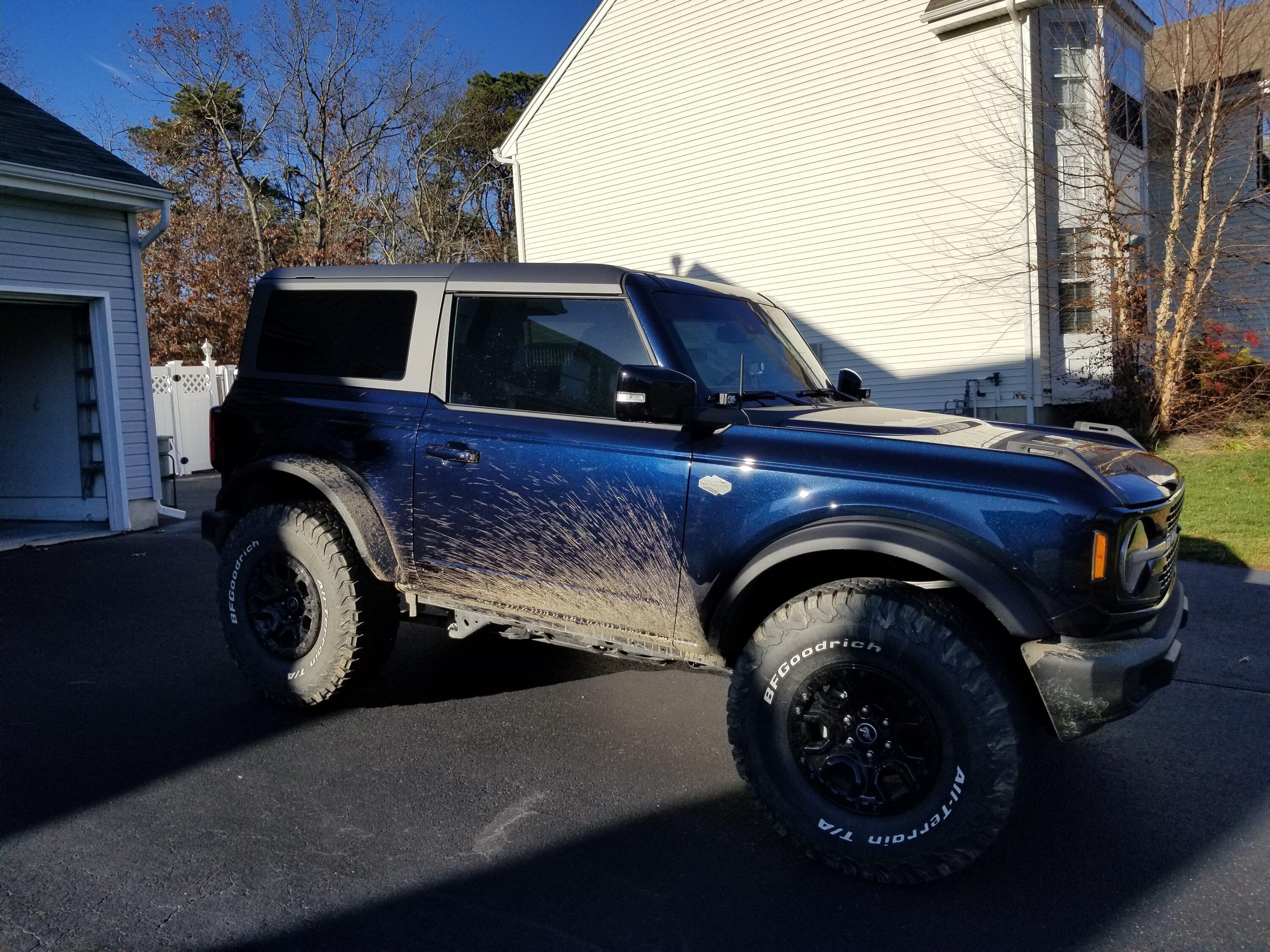 Ford Bronco Antimatter Blue or Carbonized grey ??? 20211214_140300
