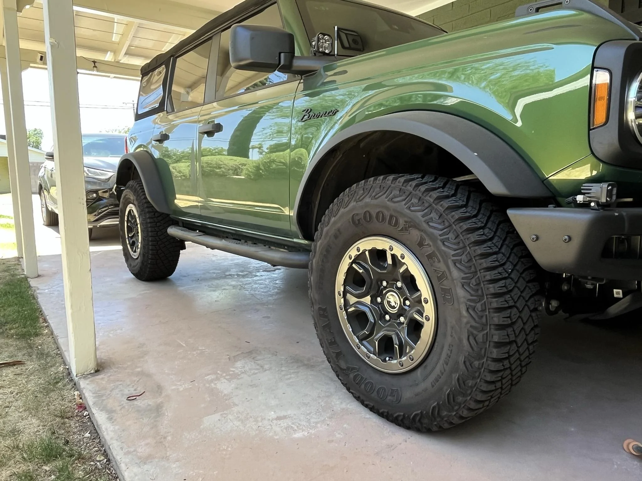 Ford Bronco ERUPTION GREEN Bronco Club C0AAAB1A-049D-41F9-98EE-C5ED8AA4551A
