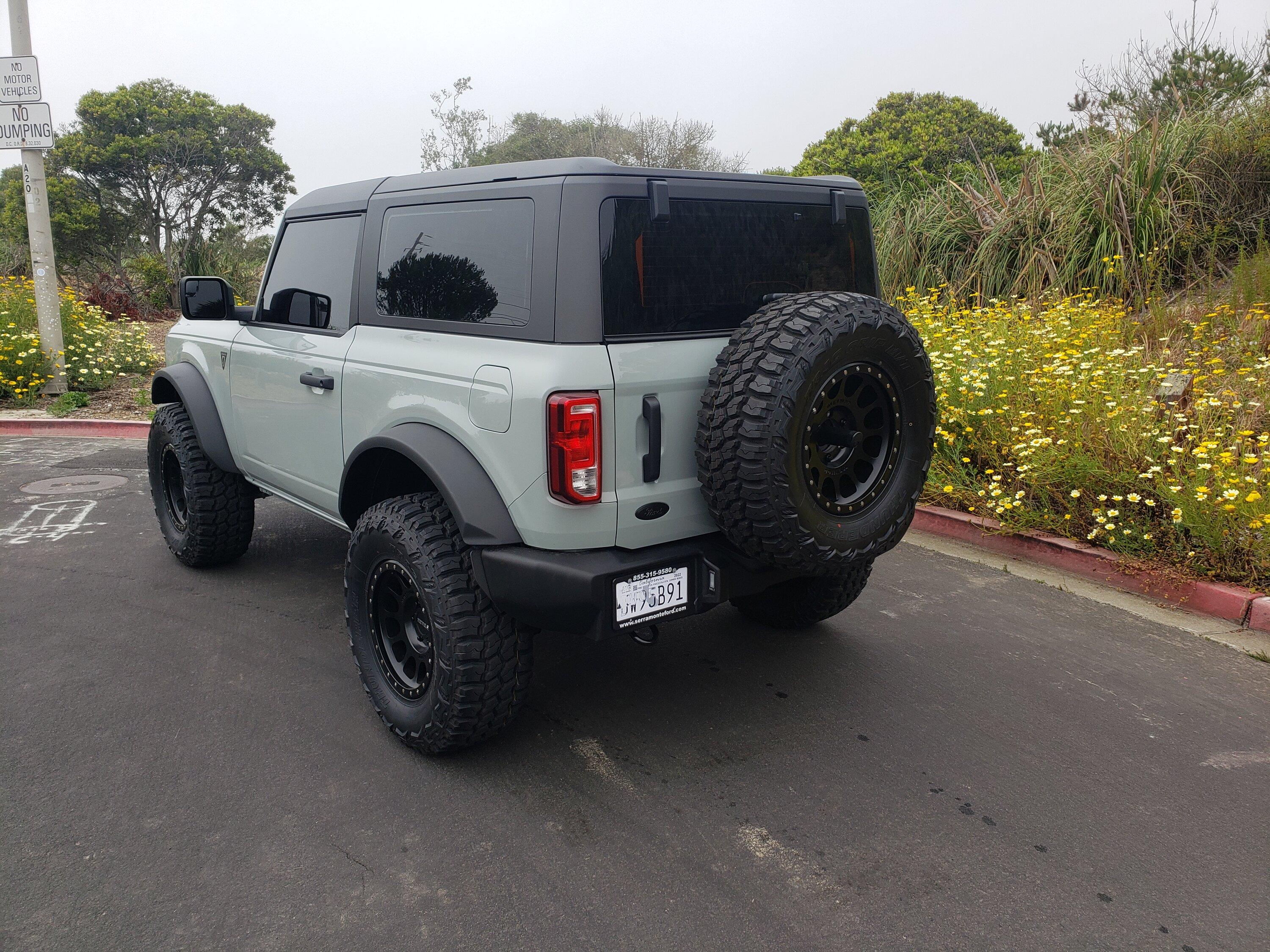 Ford Bronco 5/9 Build Week group. (ManSquatch Week) 20220608_132600