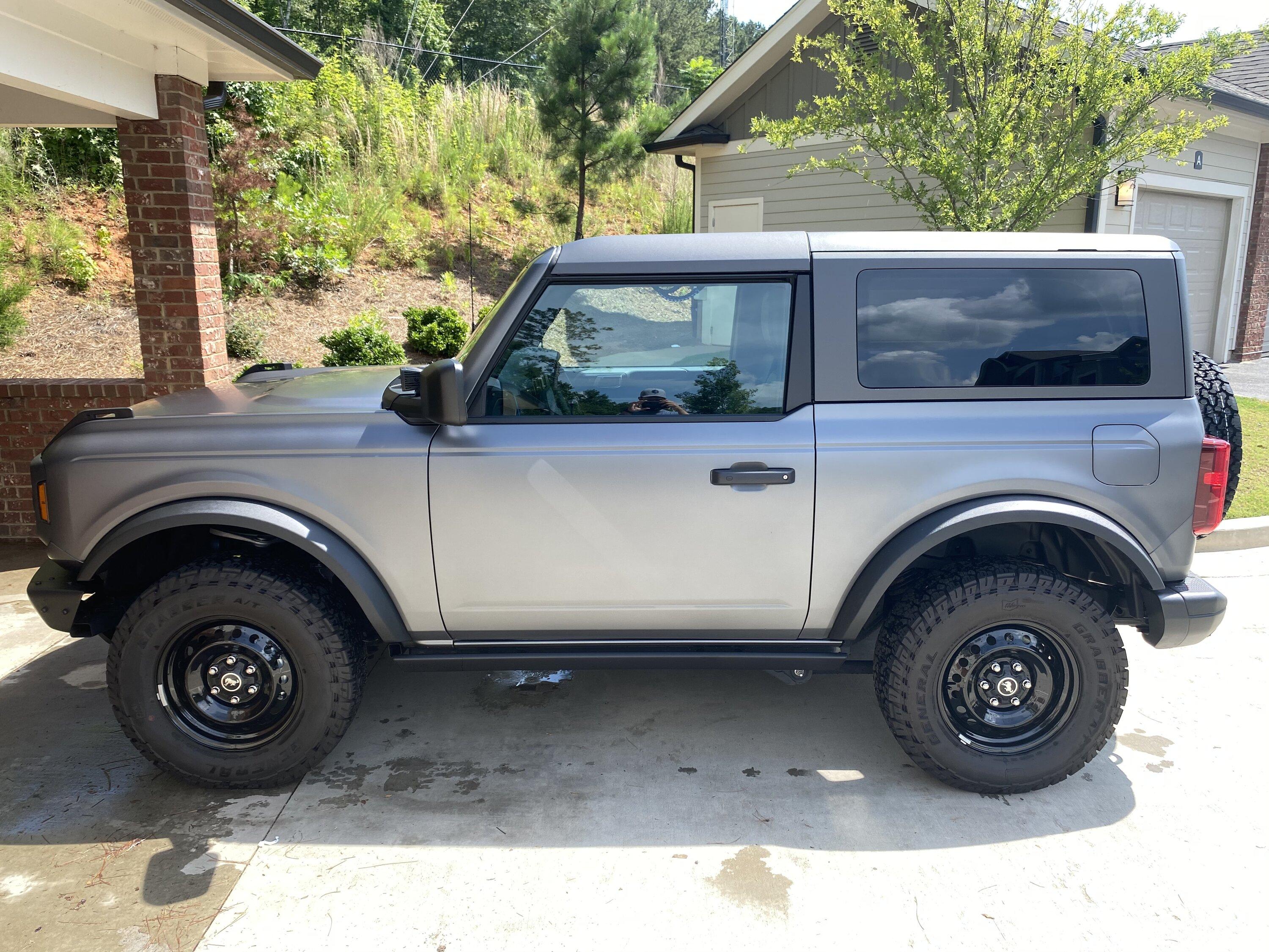 Ford Bronco 5 Black Diamond Wheels/Tires 5BEE6B18-9C62-4EF7-9BCA-41489B96A85E