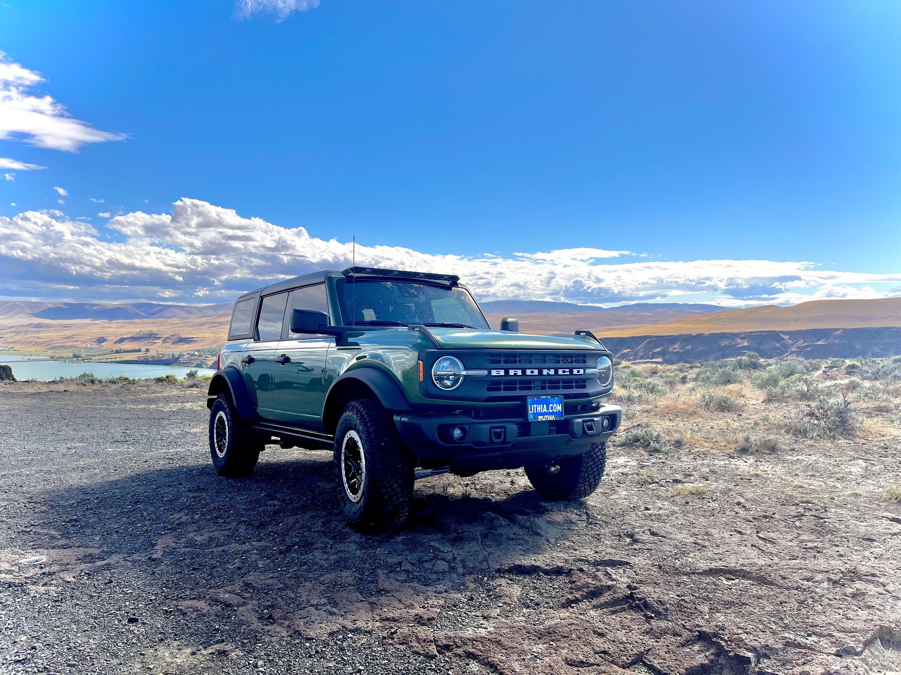 Ford Bronco ERUPTION GREEN Bronco Club 353525C6-58BB-4E3E-A254-40FC75206458
