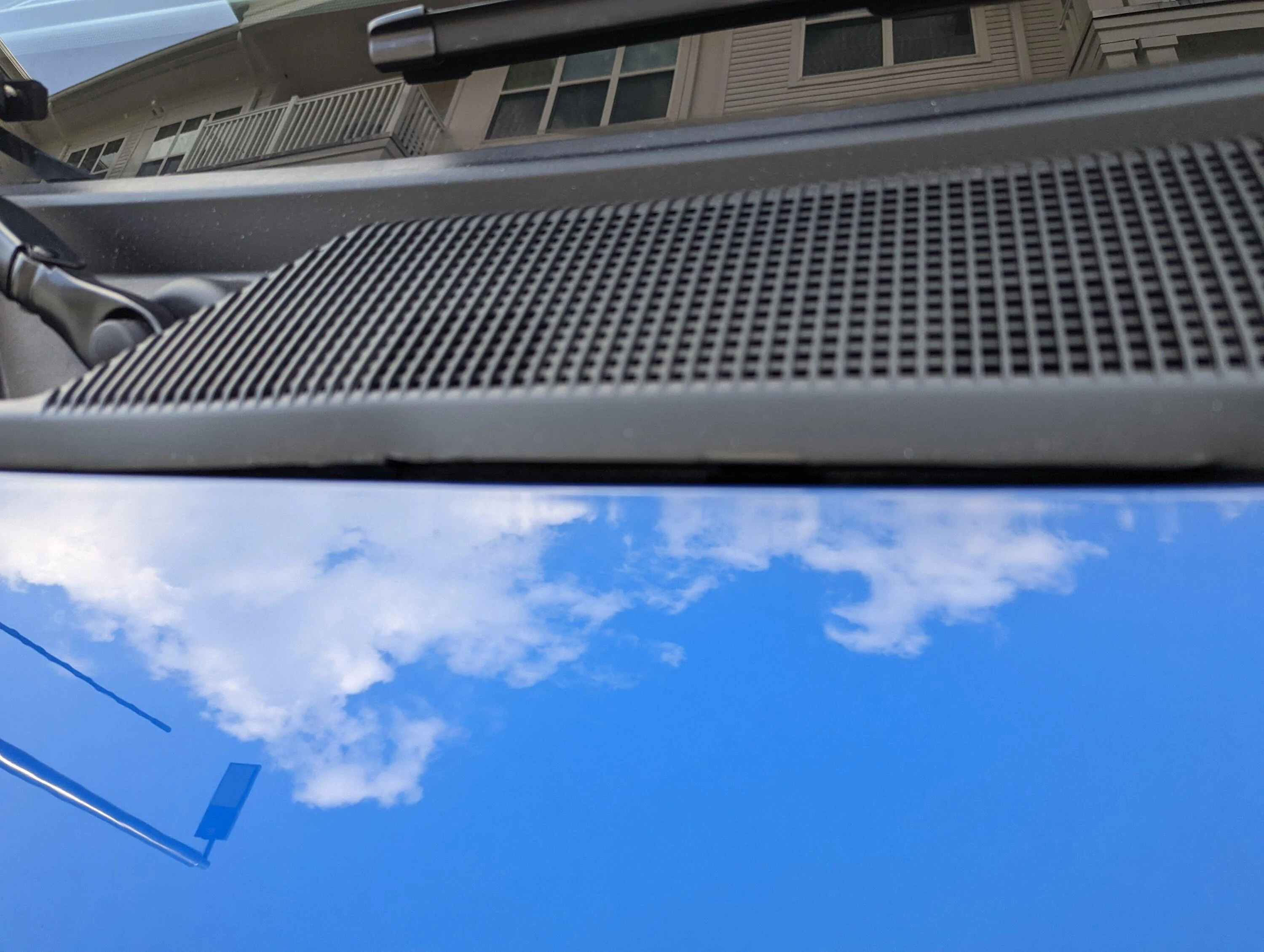 Ford Bronco Hood catching on plastic below windshield. PXL_20220613_213853007
