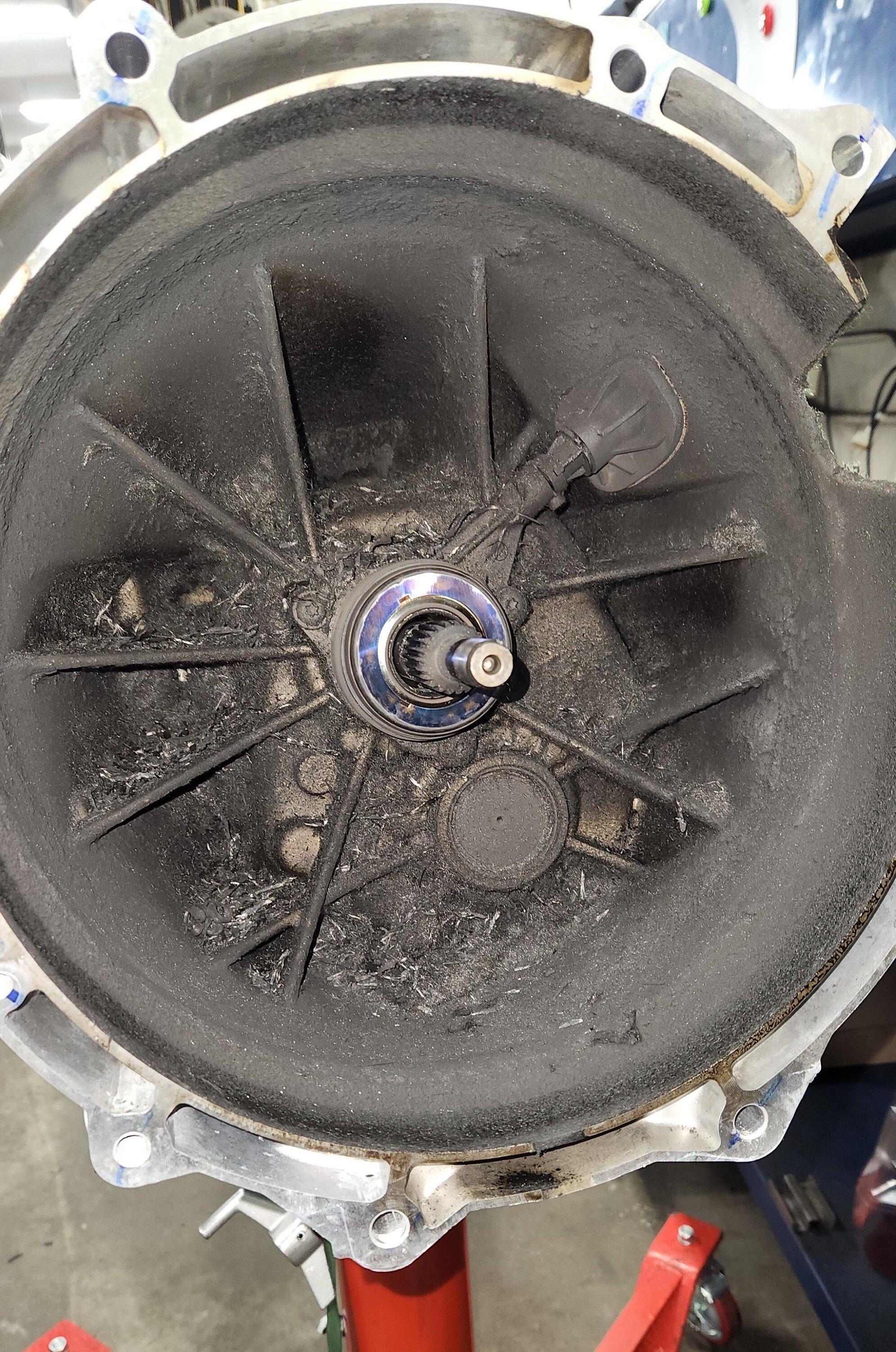 Ford Bronco Madman burnt his Bronco's clutch with 10 miles on odometer - right off dealer lot 🤯 2021-2022 Ford Bronco clutch burnt fried2