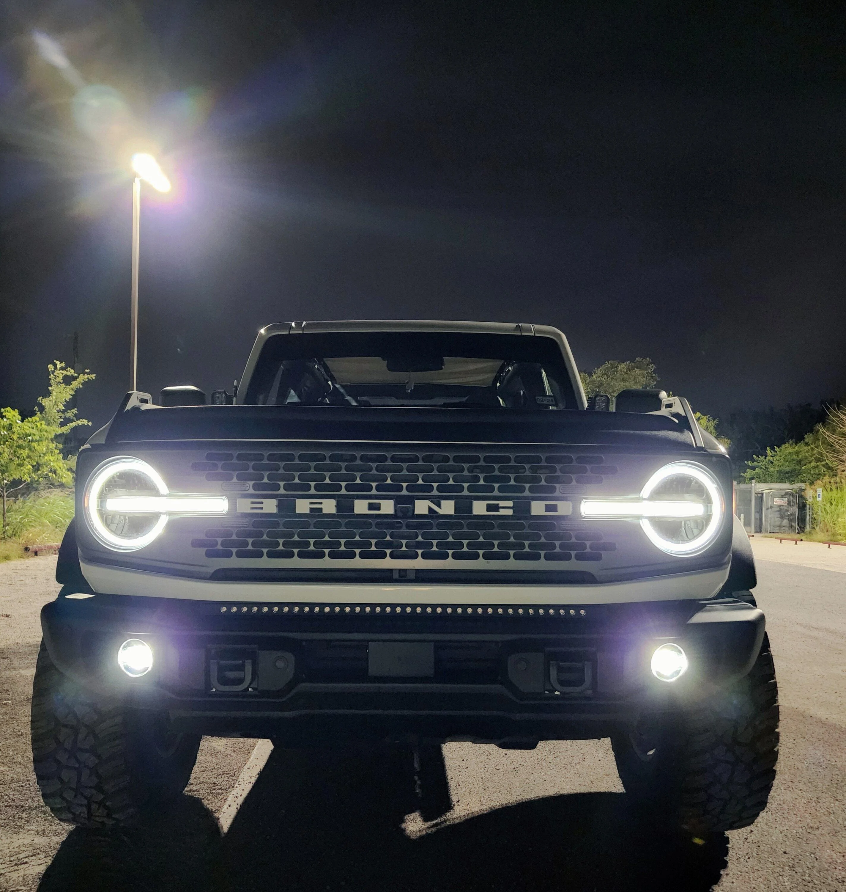 Ford Bronco M&R Capable Bumper amber lightbar installed 20220613_212900