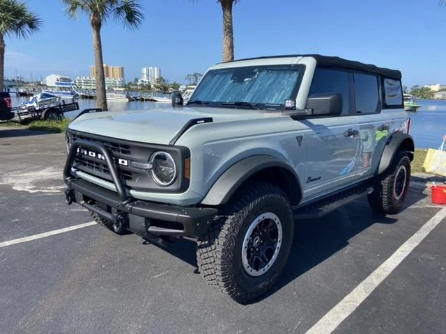 Ford Bronco ….. 379E2DA3-7283-4E64-87DD-BCA626FC45F3