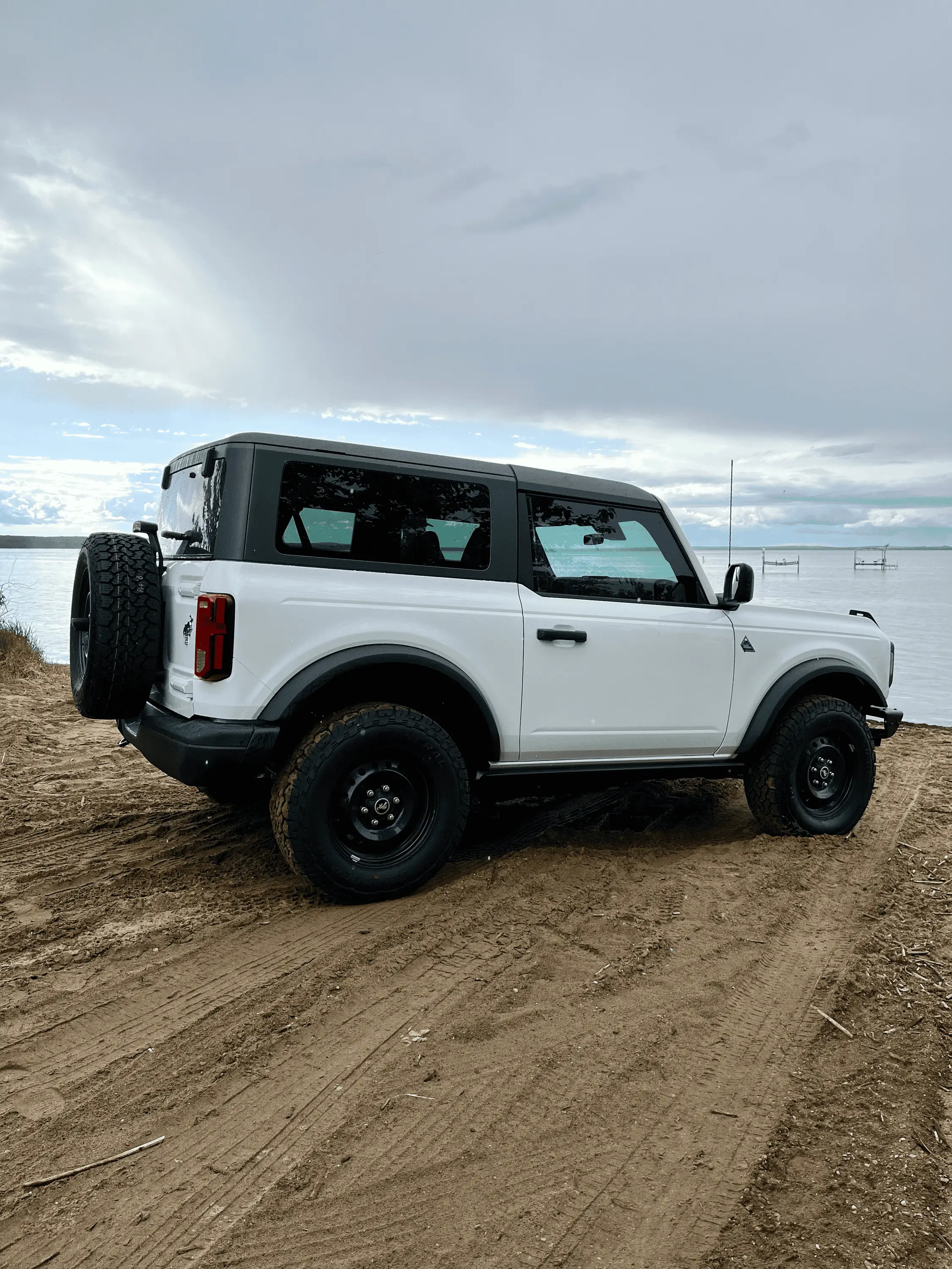 Ford Bronco Bronco Team 2 door. tempImageMA1NtR