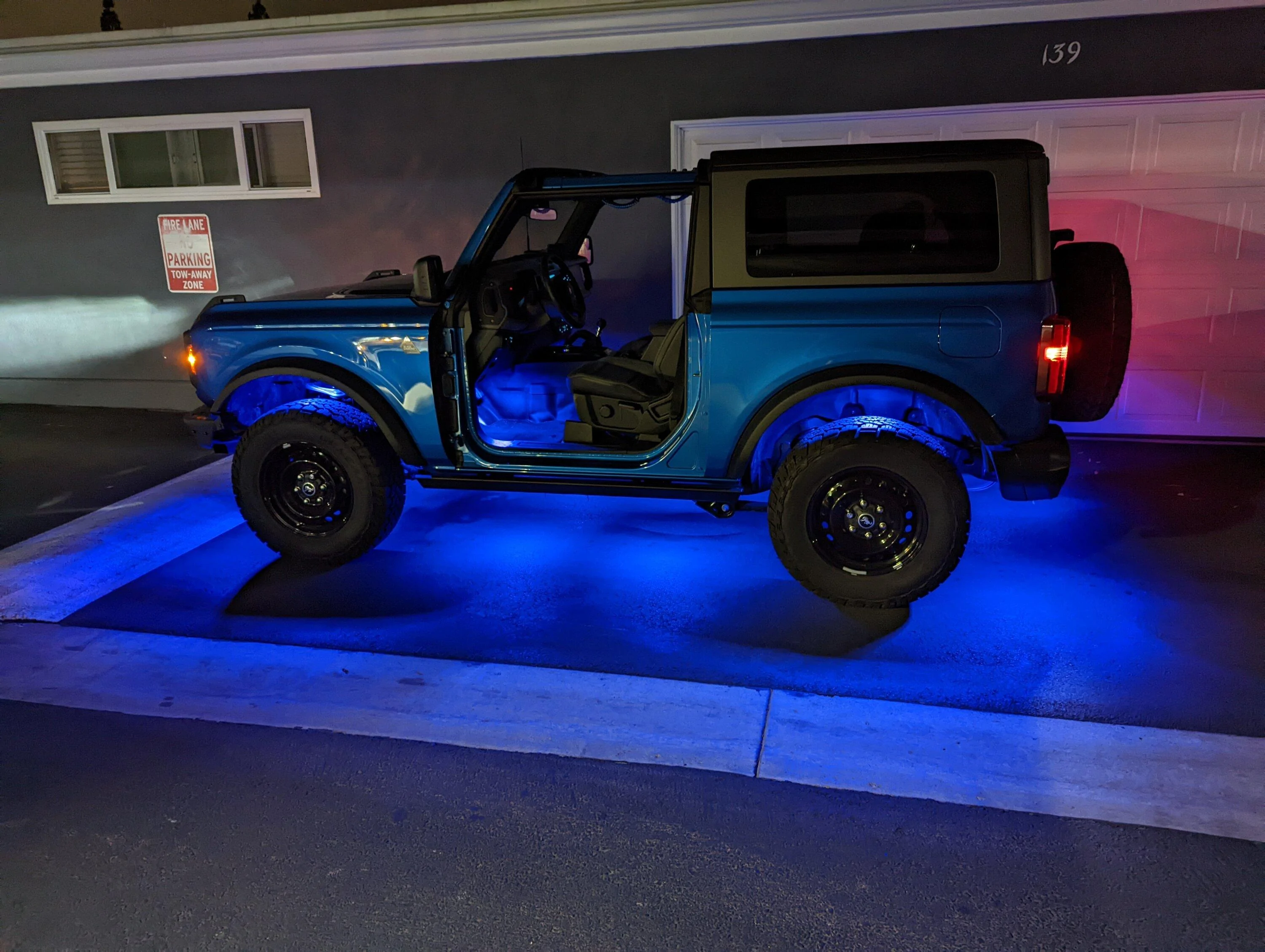 Ford Bronco Anyone installed Rock lights? PXL_20220616_051326651