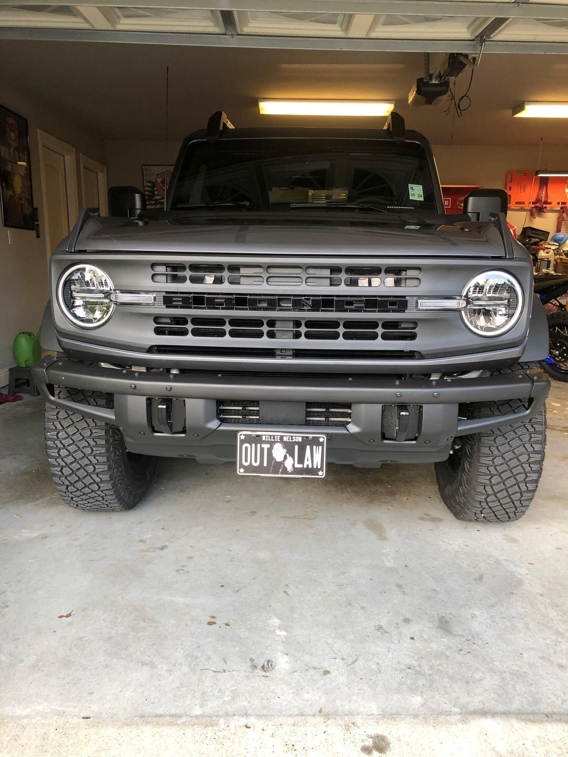 Ford Bronco 5/9 Build Week group. (ManSquatch Week) Outla