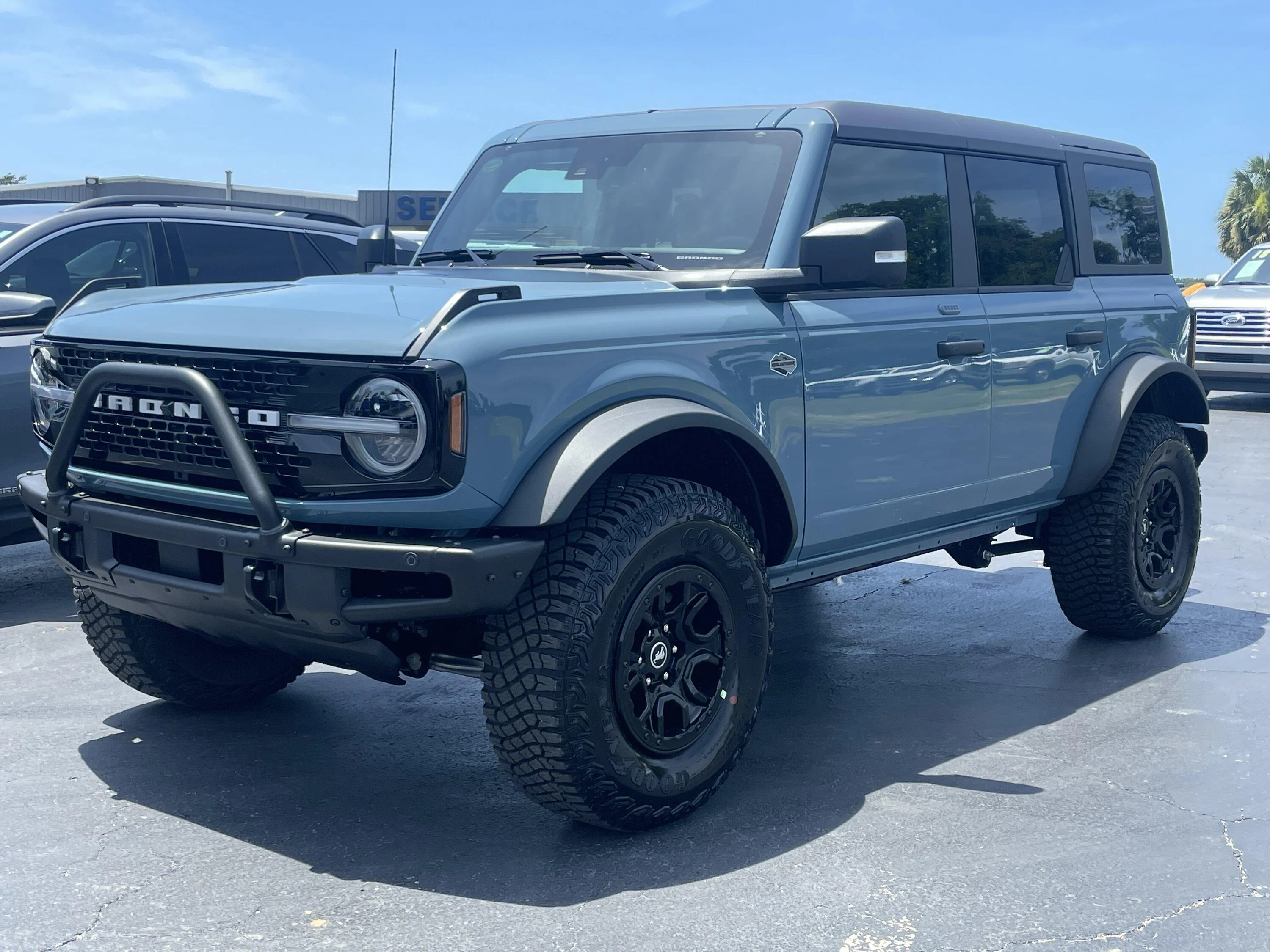 Ford Bronco 05/30/2022 Build Week Group 7D0A8887-3278-4D83-A614-0E0B081C9F07