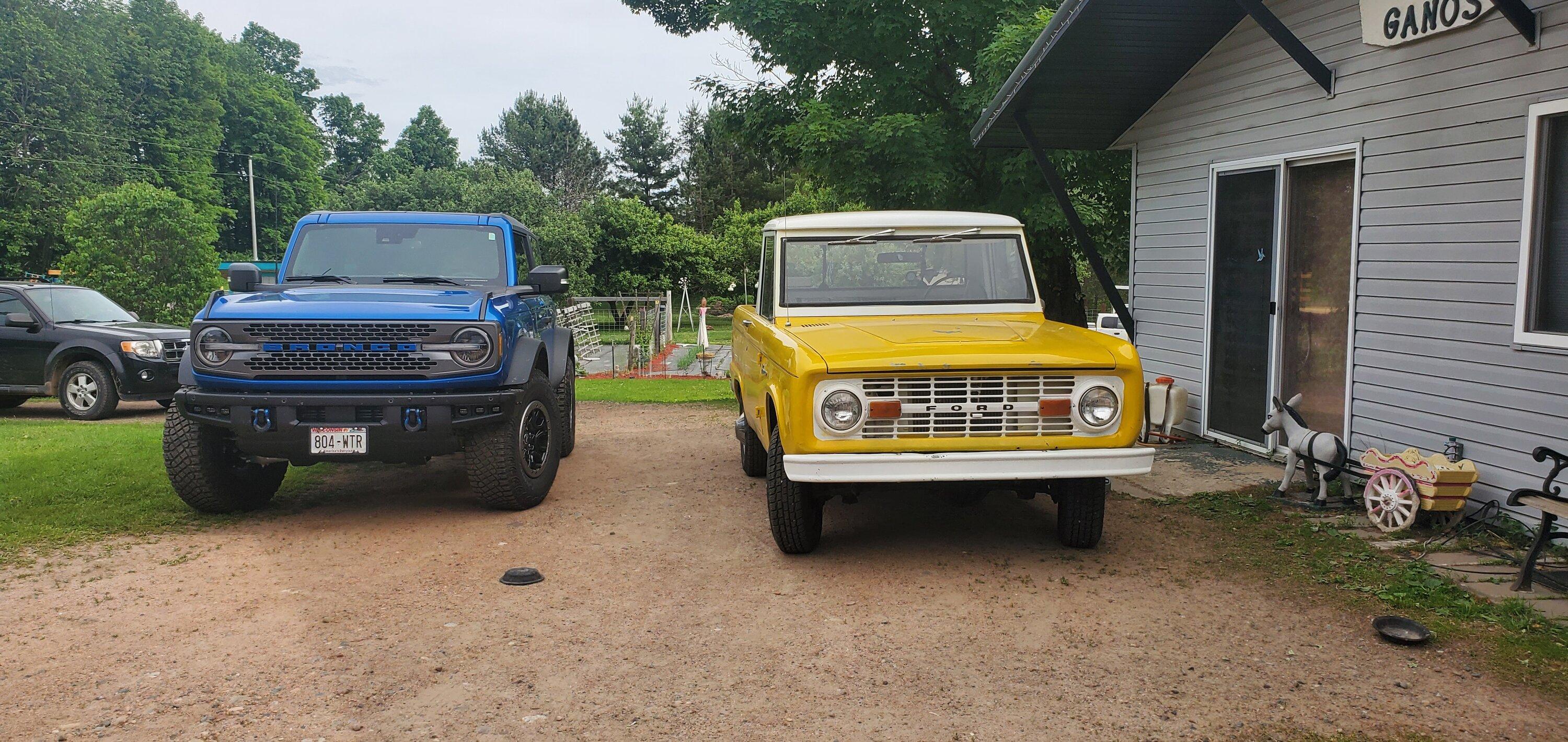 Ford Bronco Old and new 20220618_170807