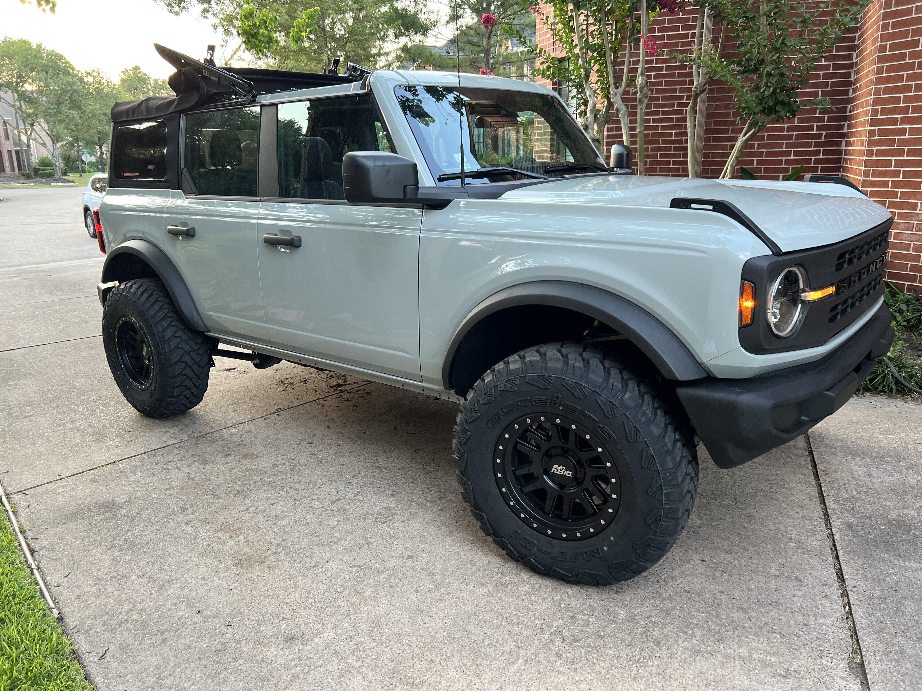 Ford Bronco 5/2/22 Build Week Group 1075E7A9-88DF-43C5-A42E-5943600B2042