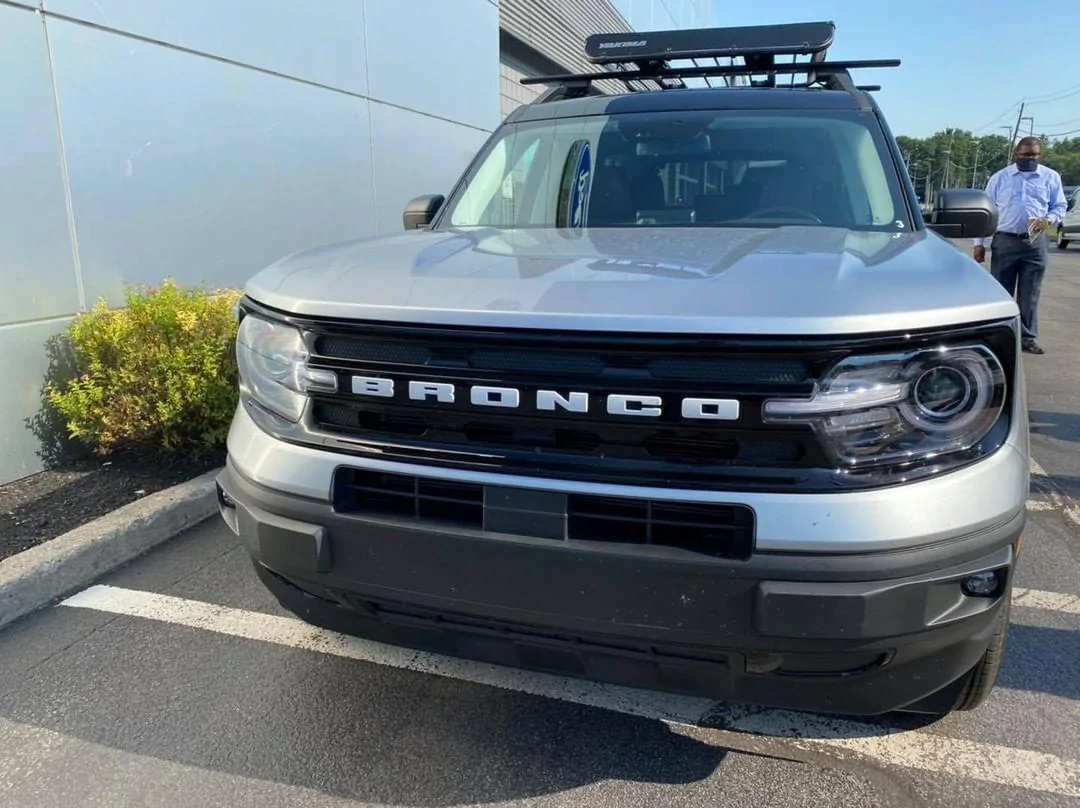Ford Bronco Iconic Silver Paint Thread 19075636_361773981490072_3503840322290014456_n-jpg