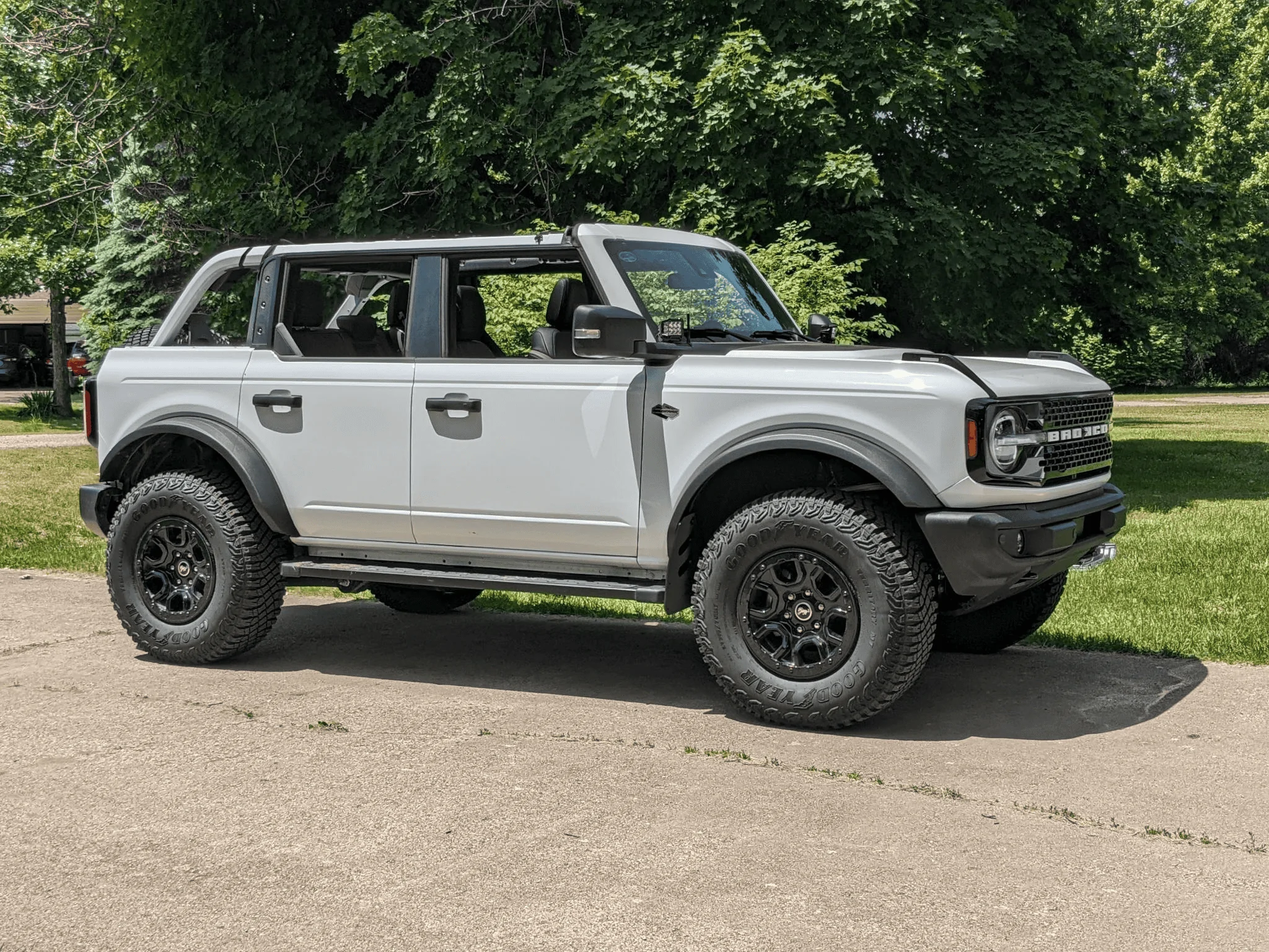Ford Bronco OXFORD WHITE Bronco Club 1655743543174